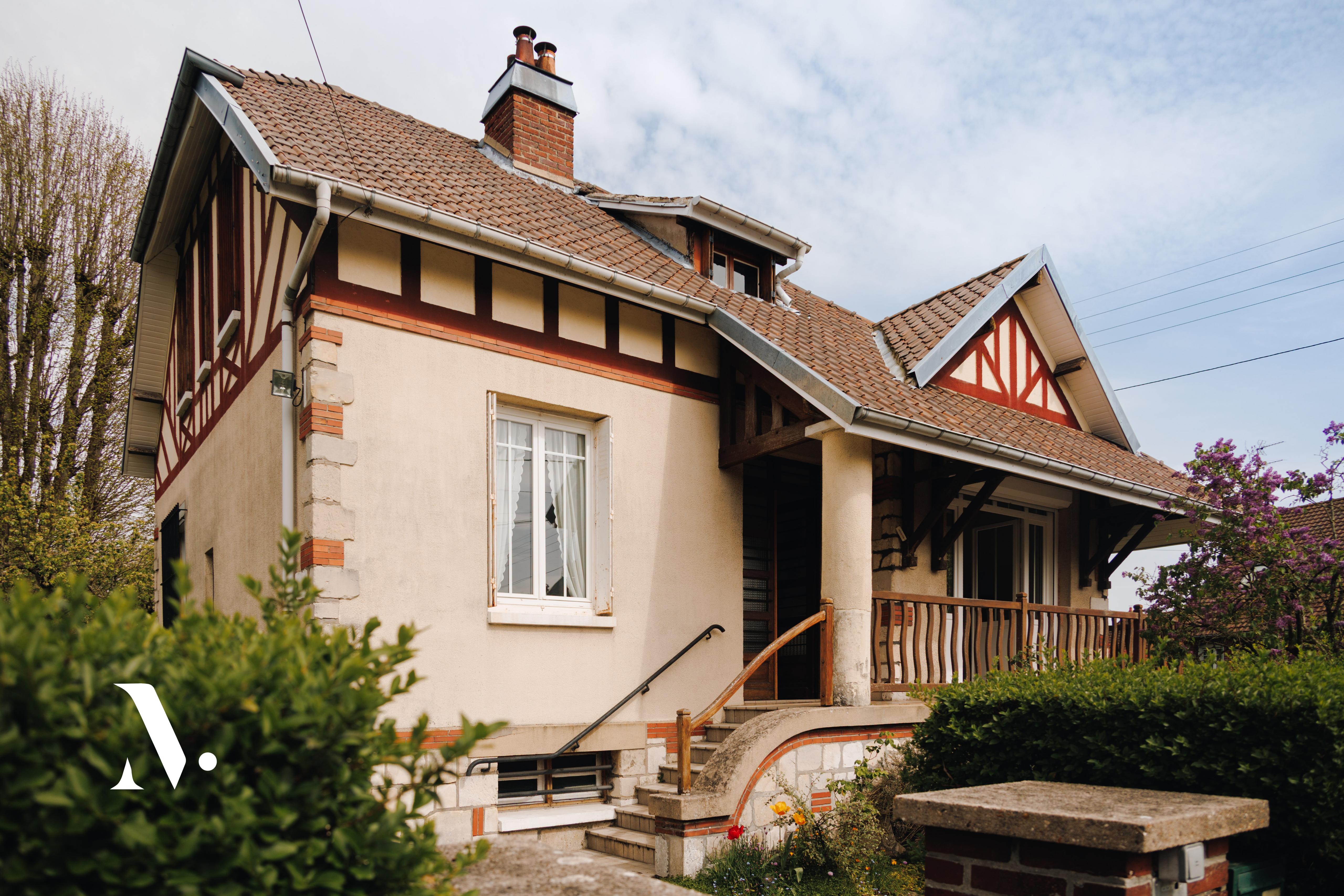 Charmante maison avec garage et jardin 
