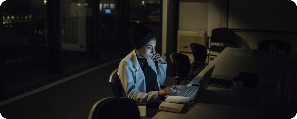 Travailler seule la nuit