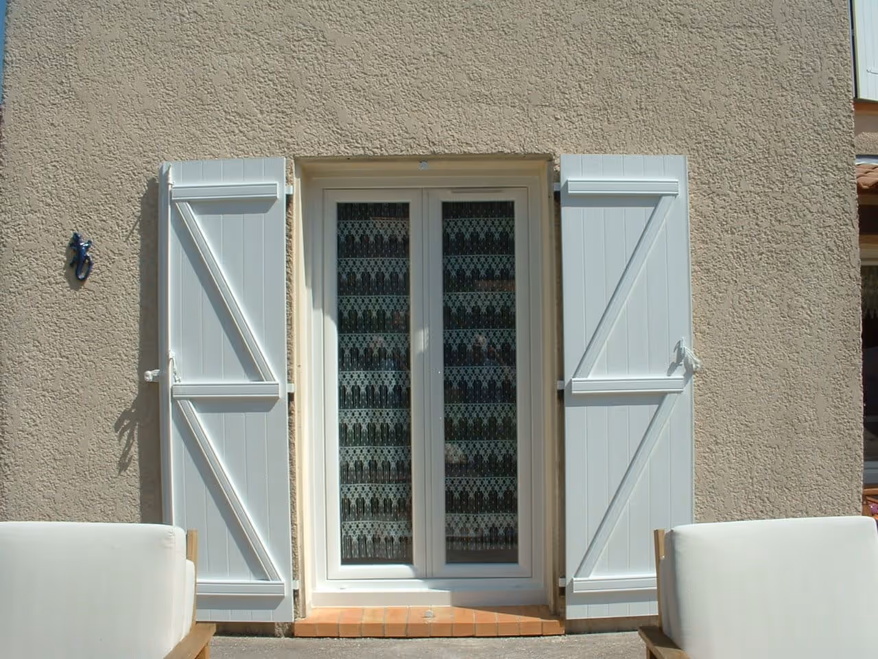 Volet battant PVC barres et écharpes Aubagne