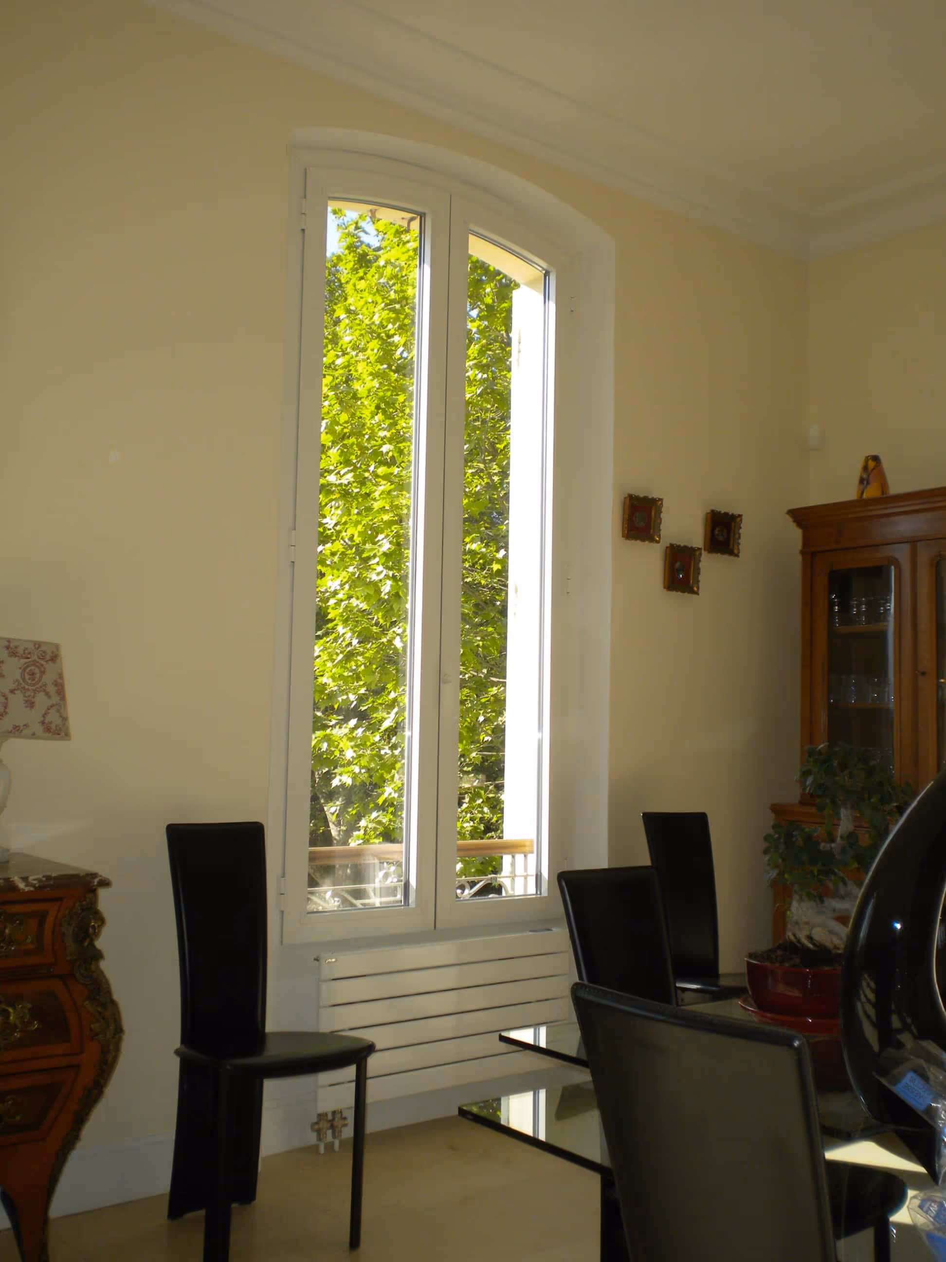 Fenêtre aluminium cintrée