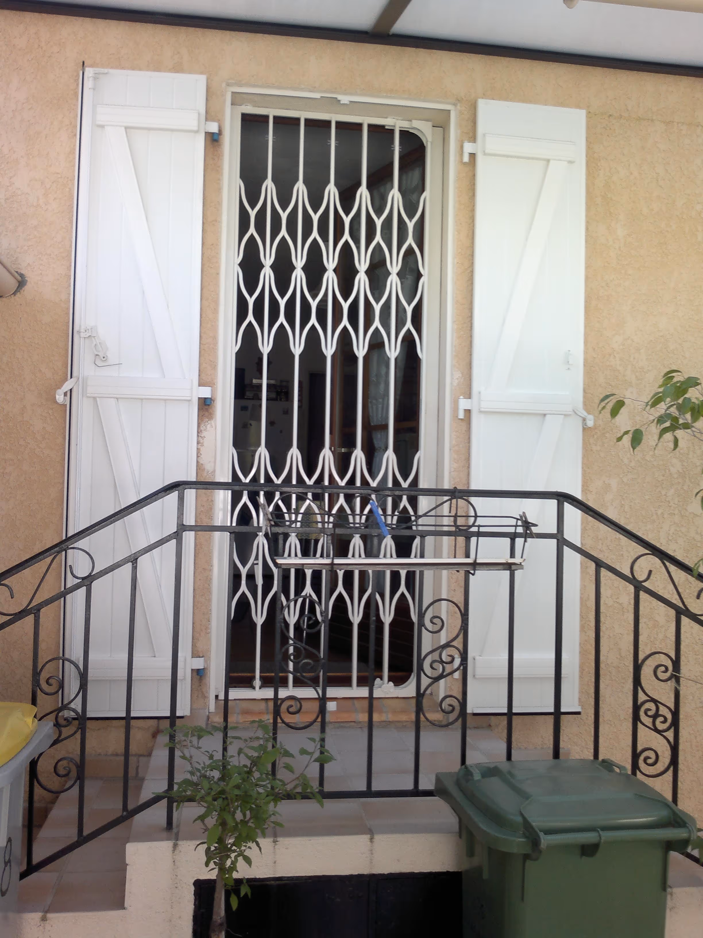 Grille extensible acier laqué blanc Marseille