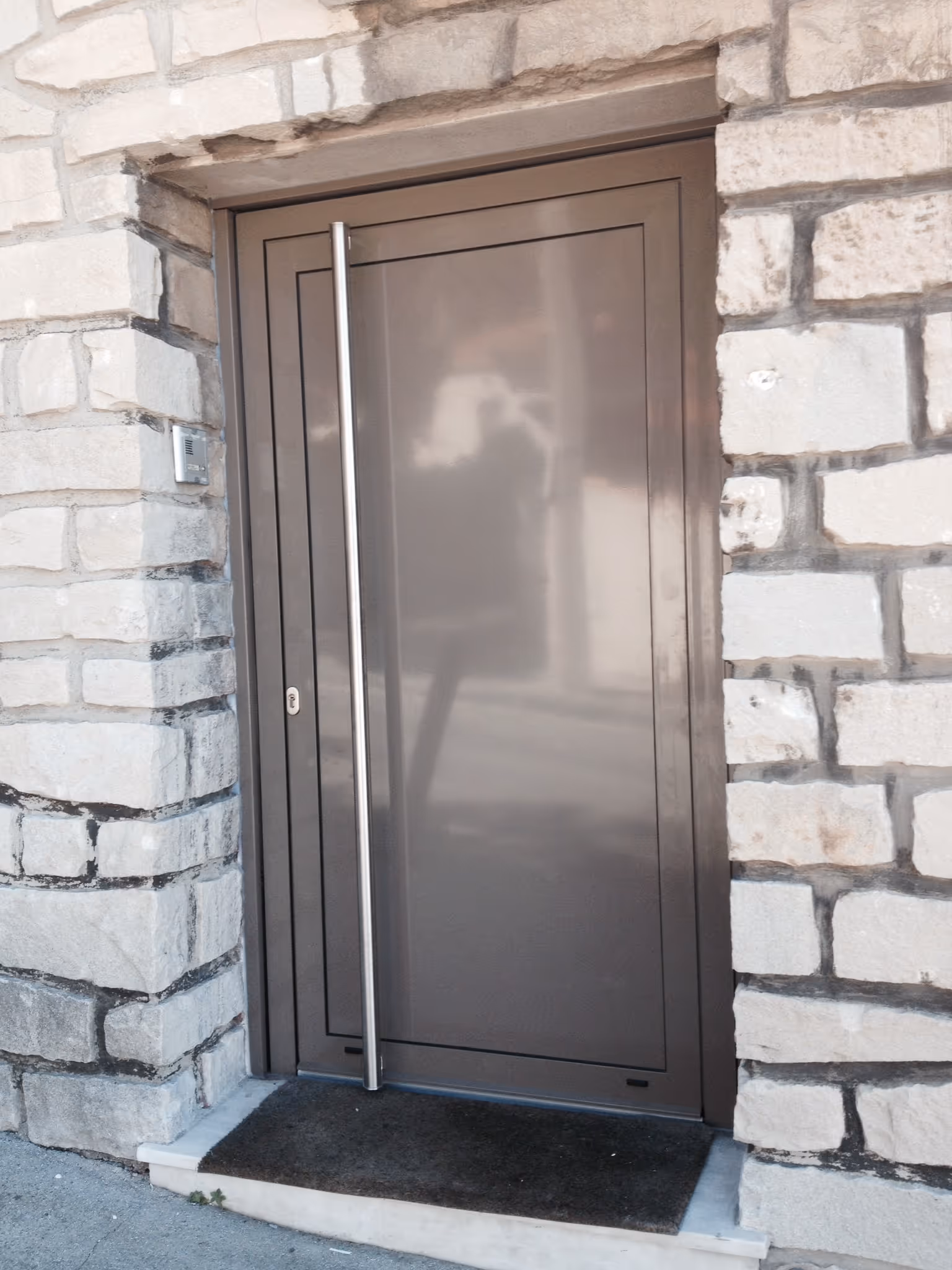 Porte aluminium panneau plein 3