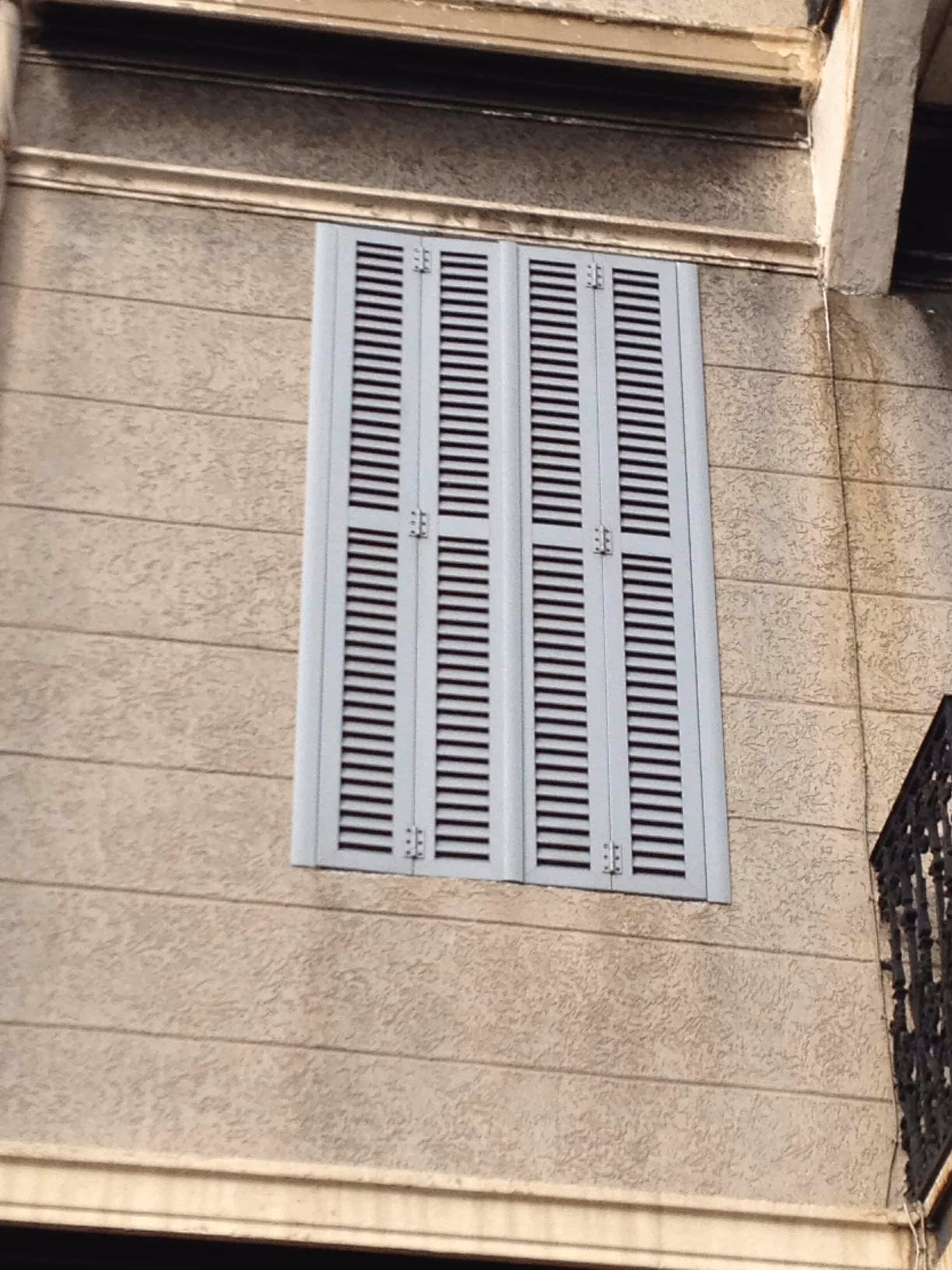 Volet battant repliable en aluminium
