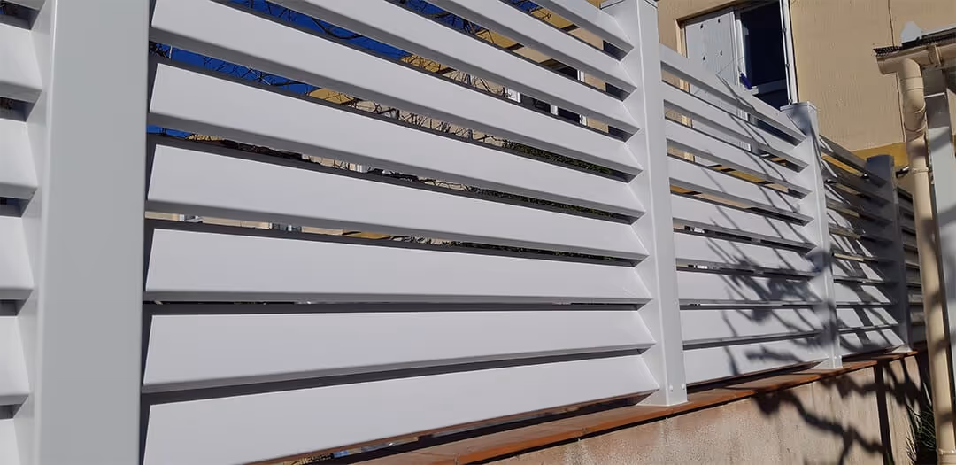 INSTALLATION DE CLOTURE EN PVC A AUBAGNE