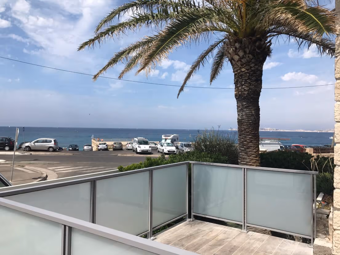 Garde-corps vitré sous main courante BLC 40 à Marseille