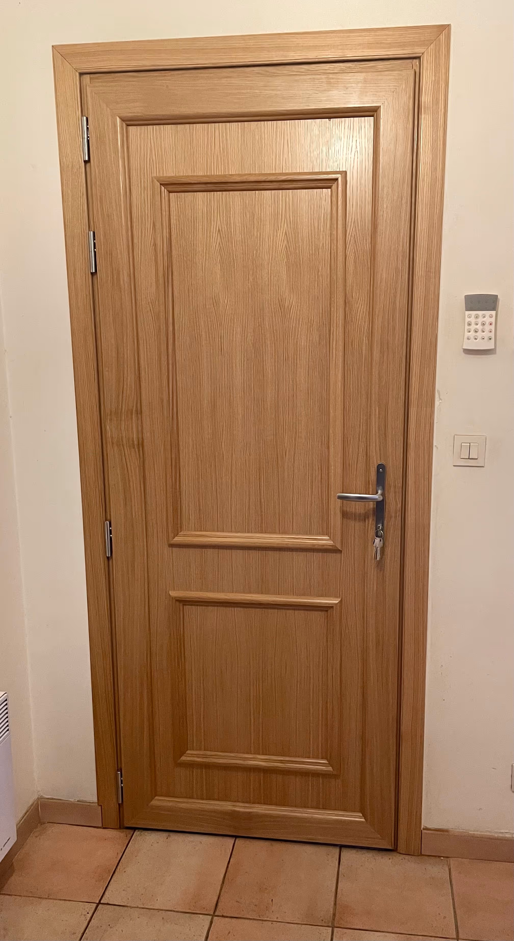Porte d’entrée à Carnoux : Porte Mixte Bois / Alu (Intérieur Chêne Naturel