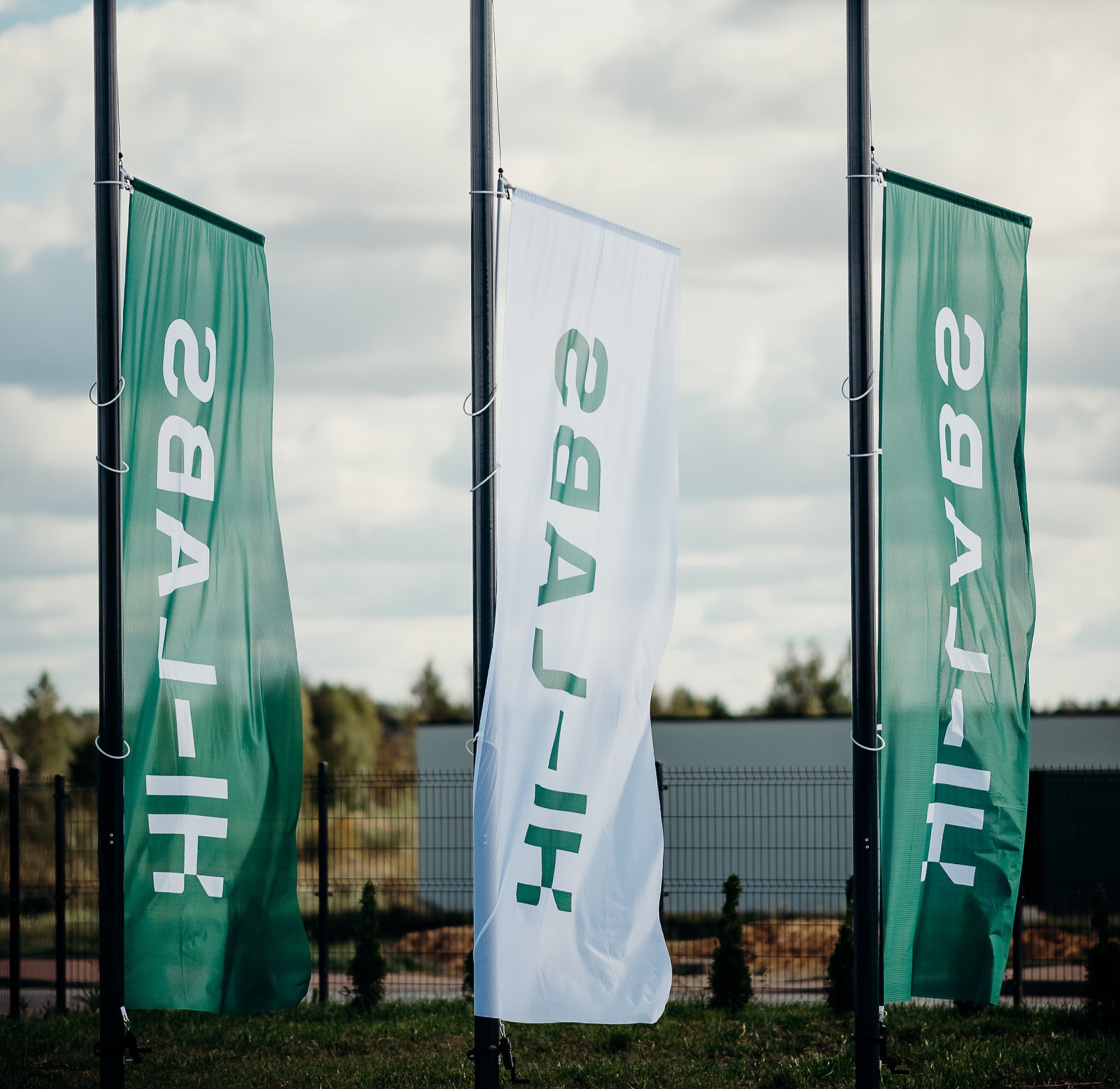 HI-LABS vėliavos