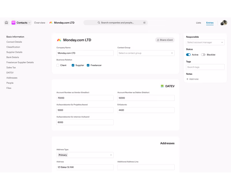 Benutzeroberfläche eines CRM-Systems zeigt Kontaktdaten der Firma Monday.com LTD mit Auswahllisten für Kontaktgruppe, Business-Relation als Lieferant und Freelancer, sowie Kontonummern und Adressdetails.