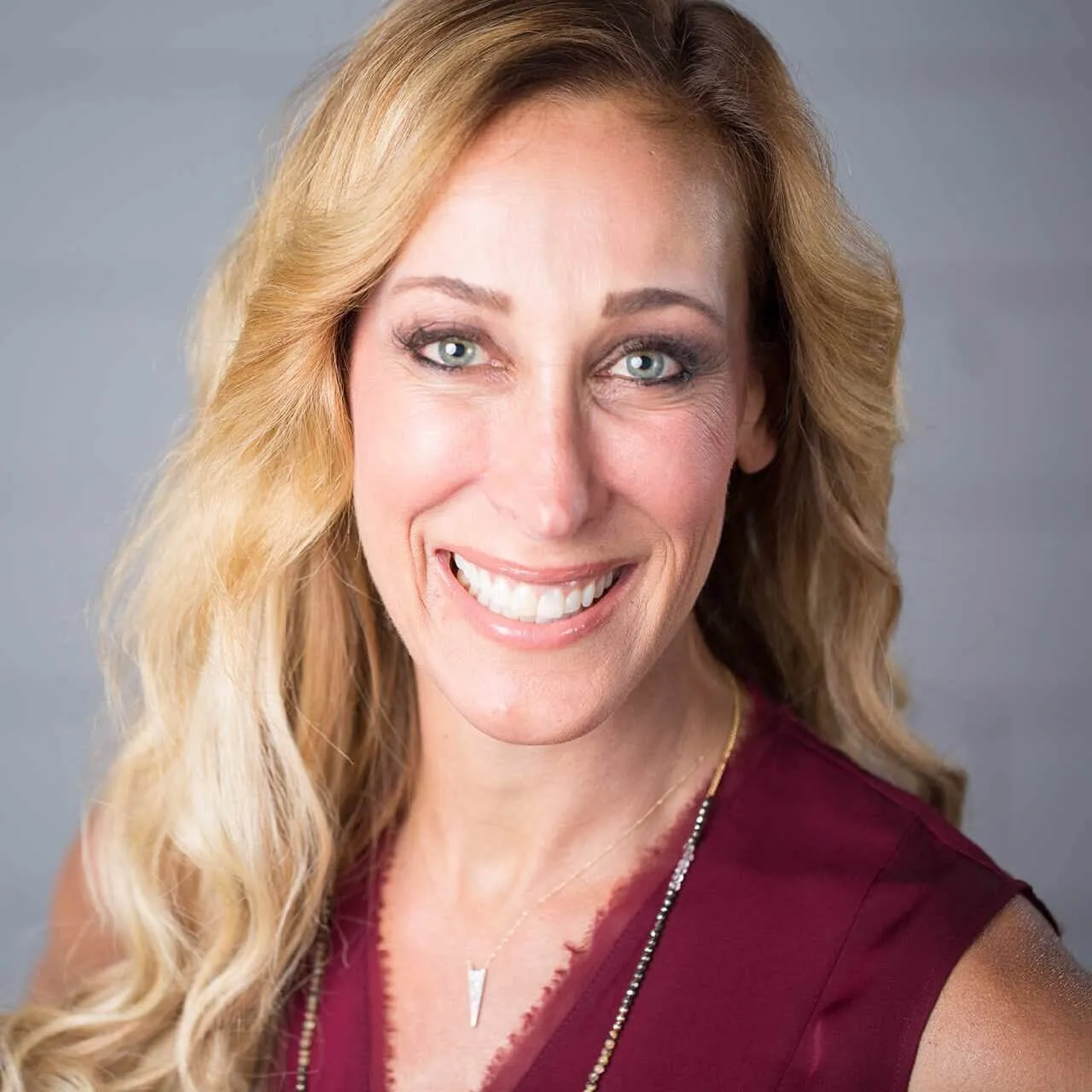 hayley hobson headshot