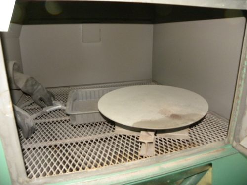 Econoline - Clampshell Opening Abrasive Blasting Cabinet