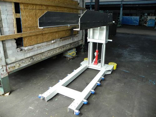 Ipsen Vacuum Furnace Loader