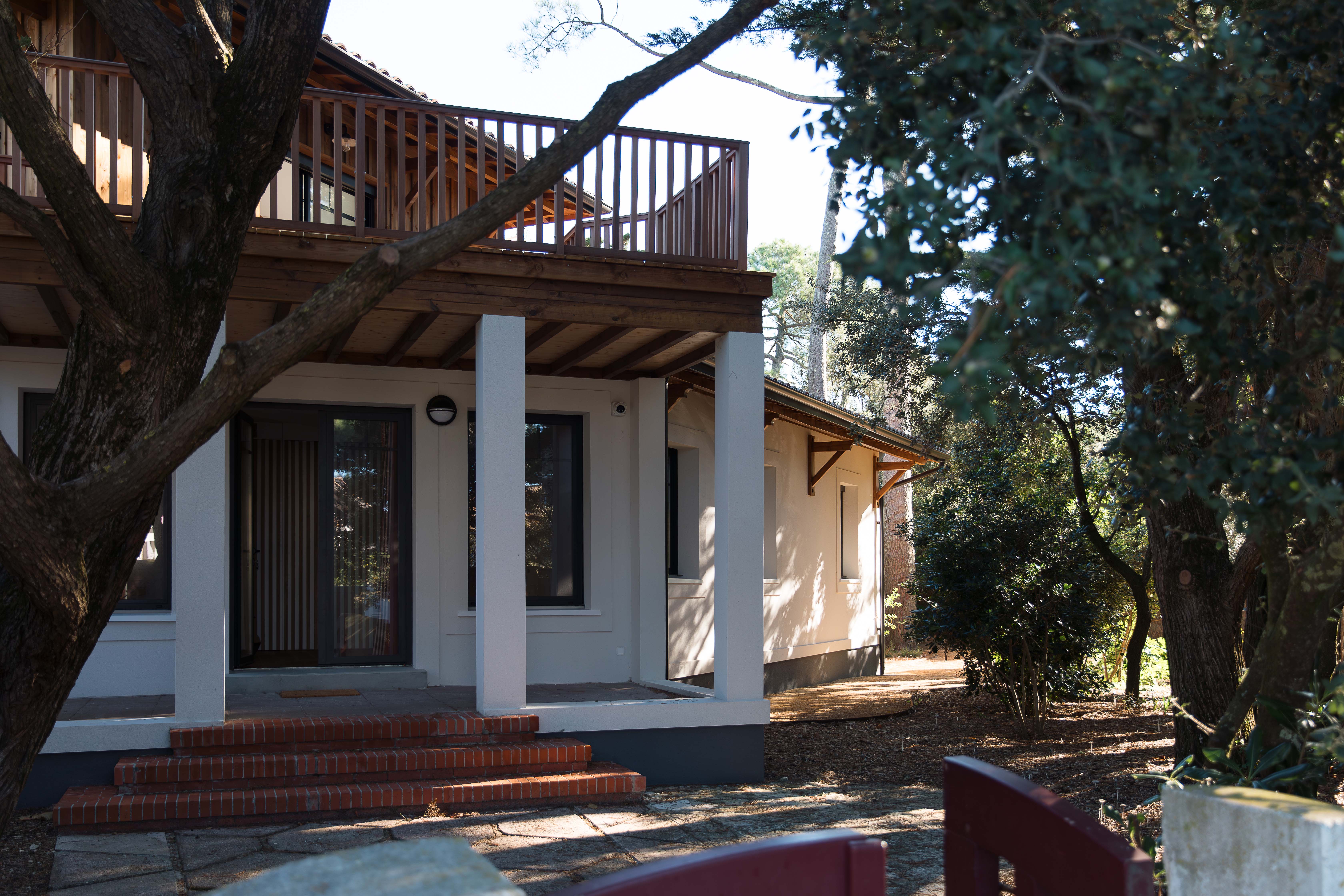 VILLA DELNAT PYLA SUR MER - Rénovation totale et surélévation par L'Atelier d'Architecture du Bassin - AAB