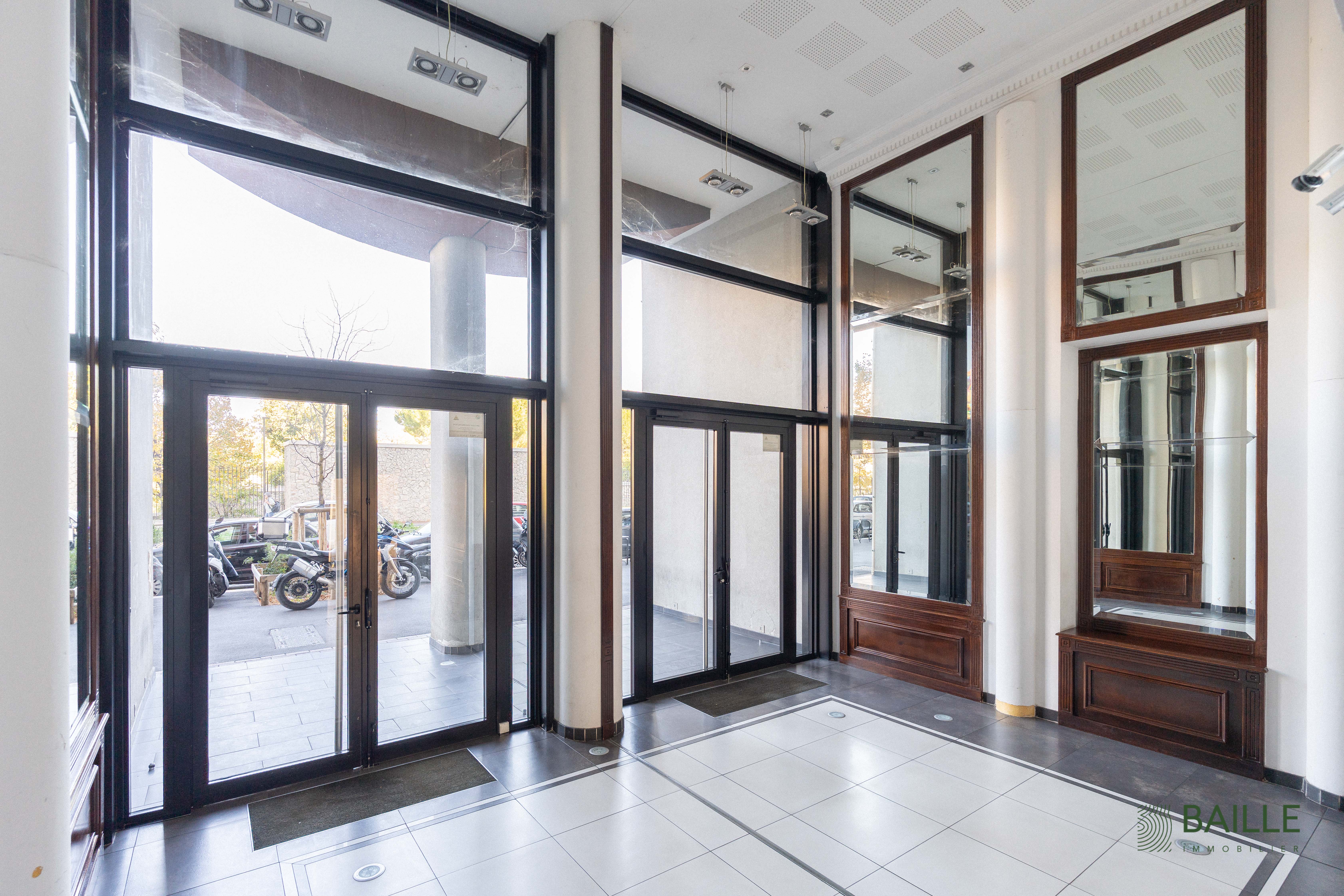 immeuble de standing avec ascenseur