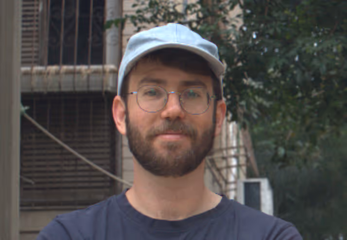 צחוק בצד