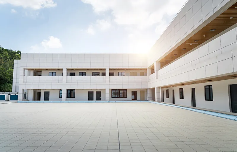 1 Gbps Point-to-Point Small Form Factor UBR providing wide-area wireless connectivity for education campuses, corporate parks, and multi-building networks