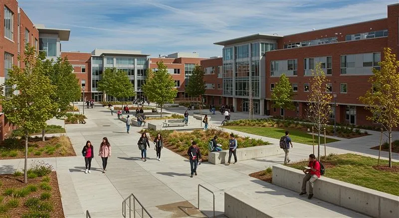 24-Port PoE+ L2 Managed Switch HSP-IO-24GE4XS-C1PA from IO by HFCL, providing reliable network and power connectivity for institutes and schools