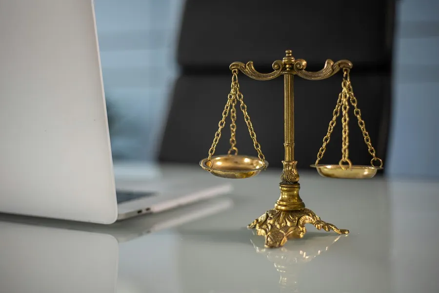 Settlement vs. Trial: Which Is Right for Your Claim