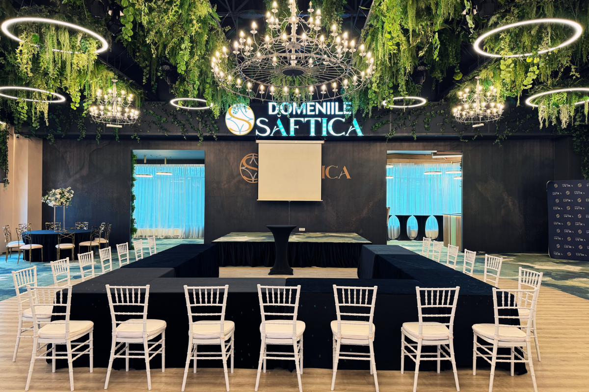 sala de conferinta la Domeniile Saftica amenajata pentru sedinta de management 