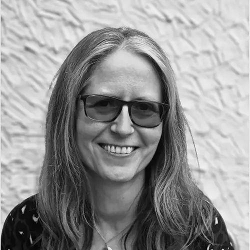 Dr Rebecca Woodfield