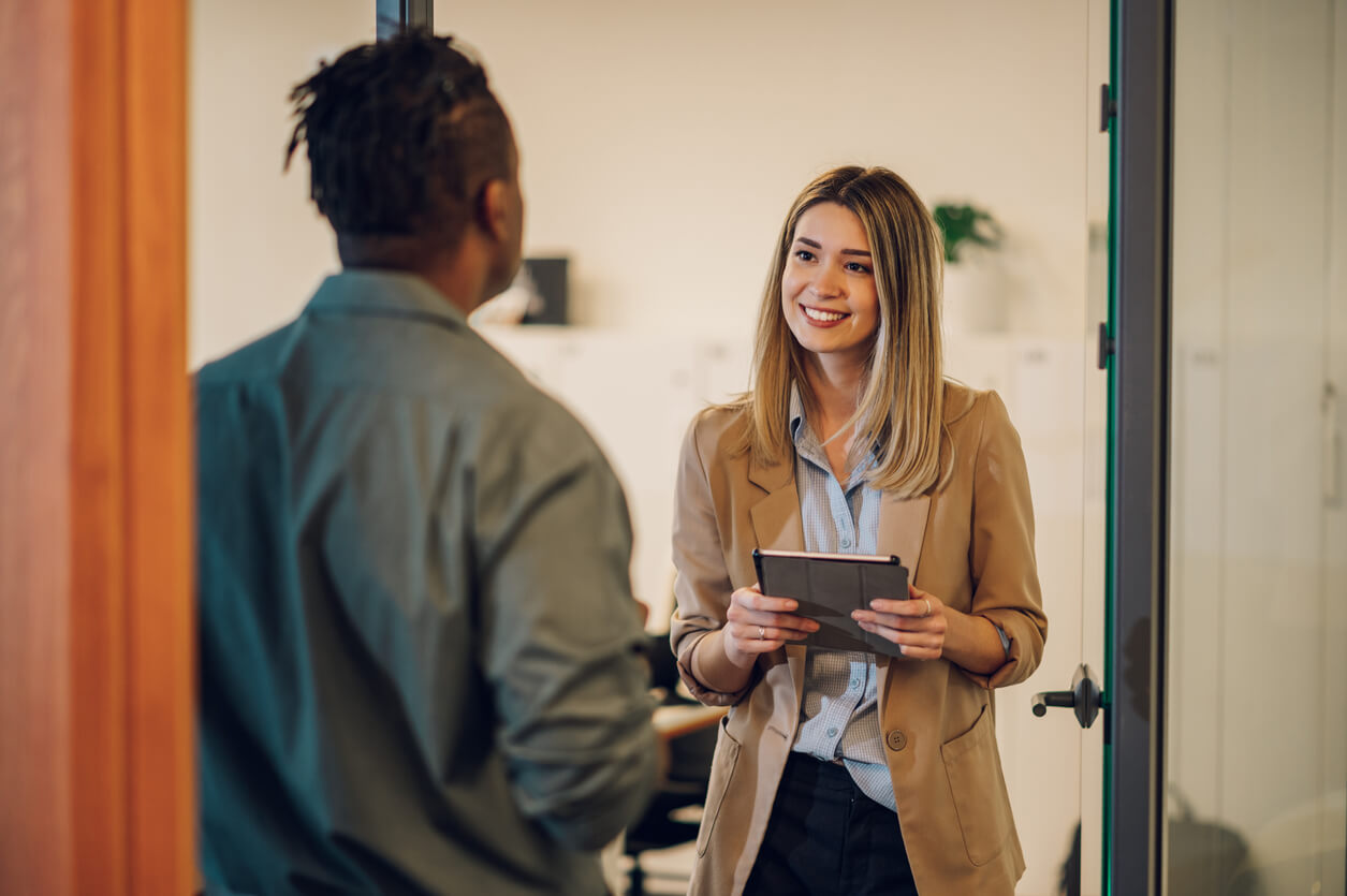 Customer Acquisition: Stand Out with Authenticity and Strategy