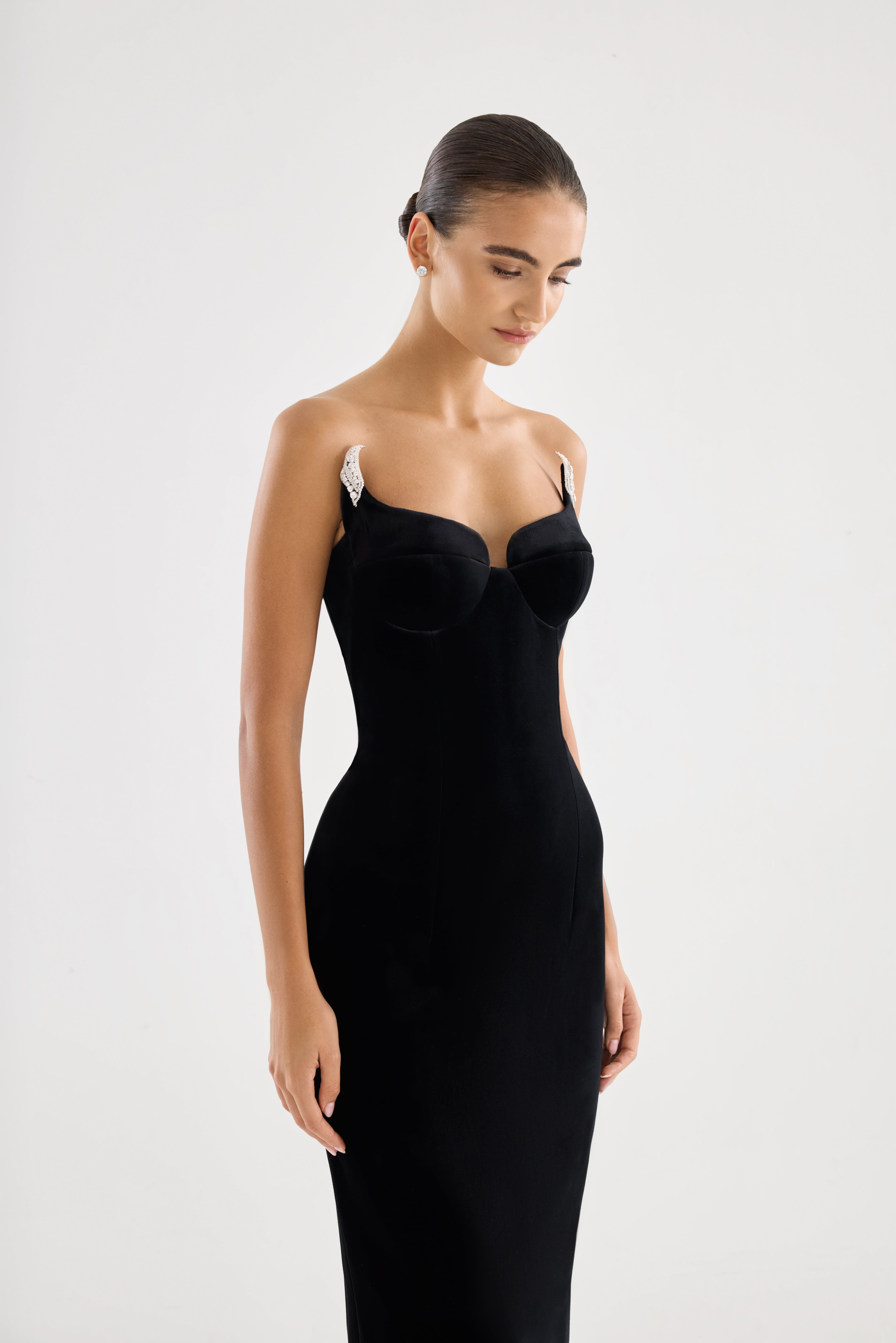 Black dress AE2026P0015 - Midi-length dress with open shoulders. Zipper closure at the center back - ADAMARIS - the international brand 