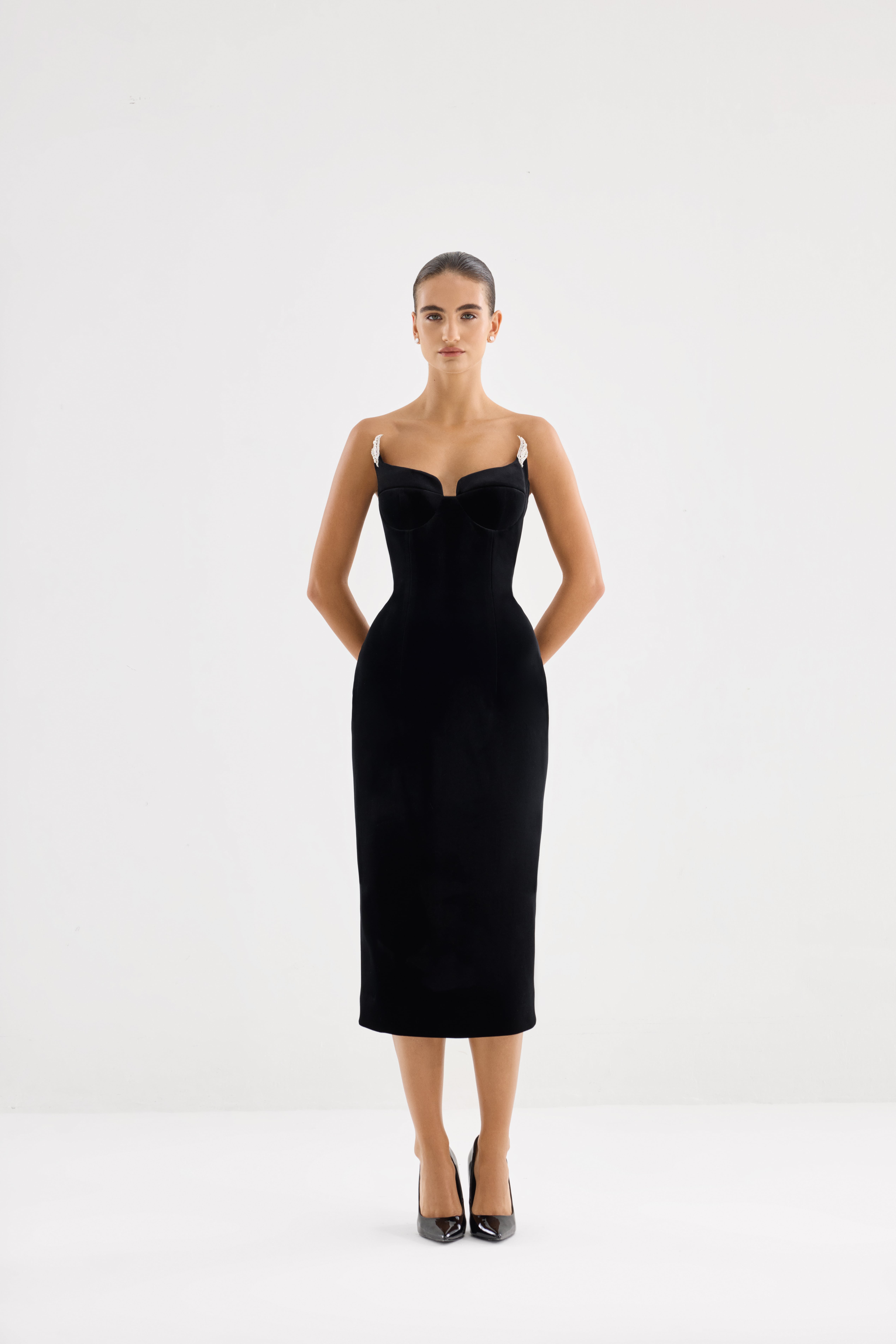 Black dress AE2026P0015 - Midi-length dress with open shoulders. Zipper closure at the center back - ADAMARIS - the international brand 