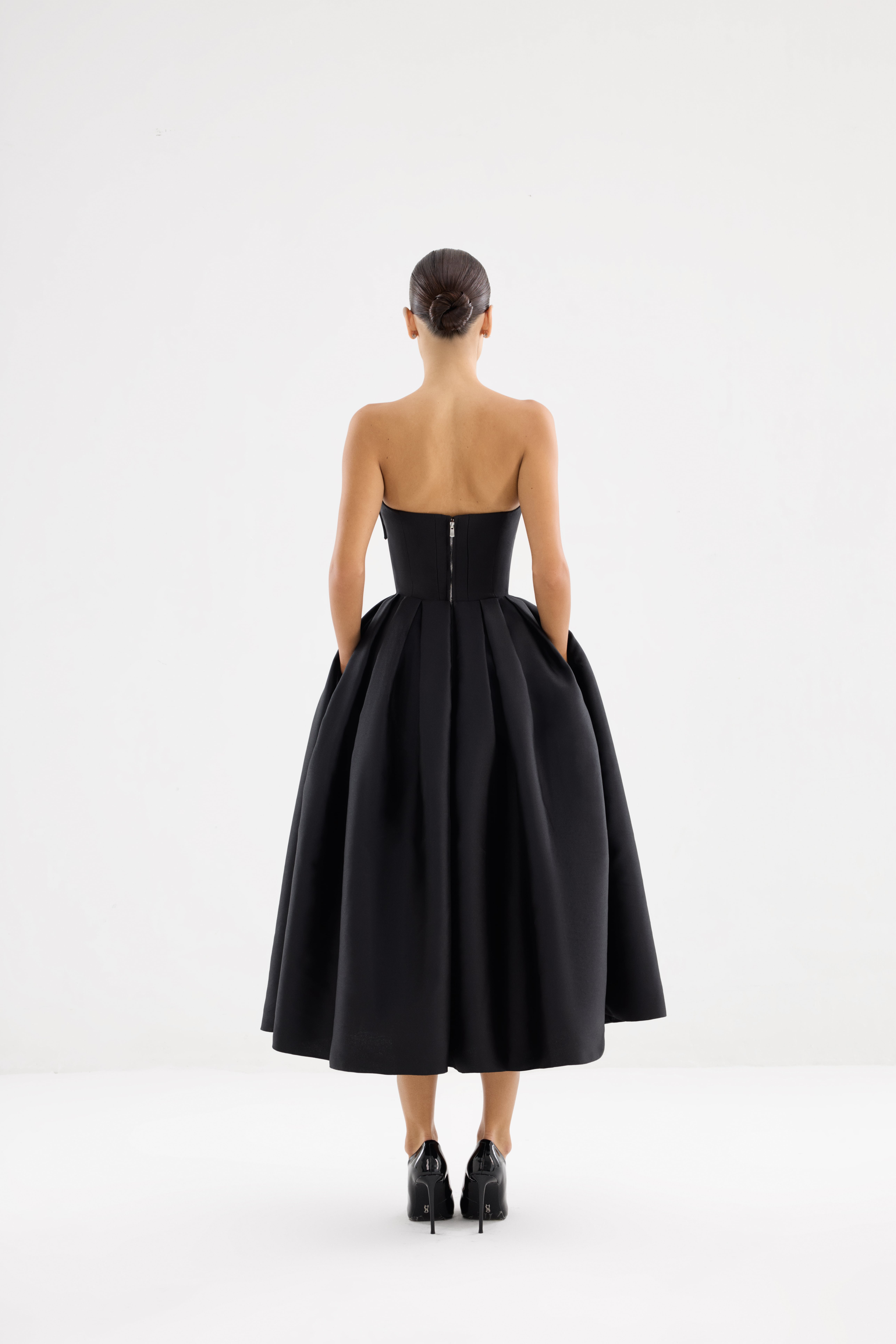 Black dress AE2026P0014 - Midi-length dress with open shoulders. Zipper closure at the center back - ADAMARIS - the international brand 