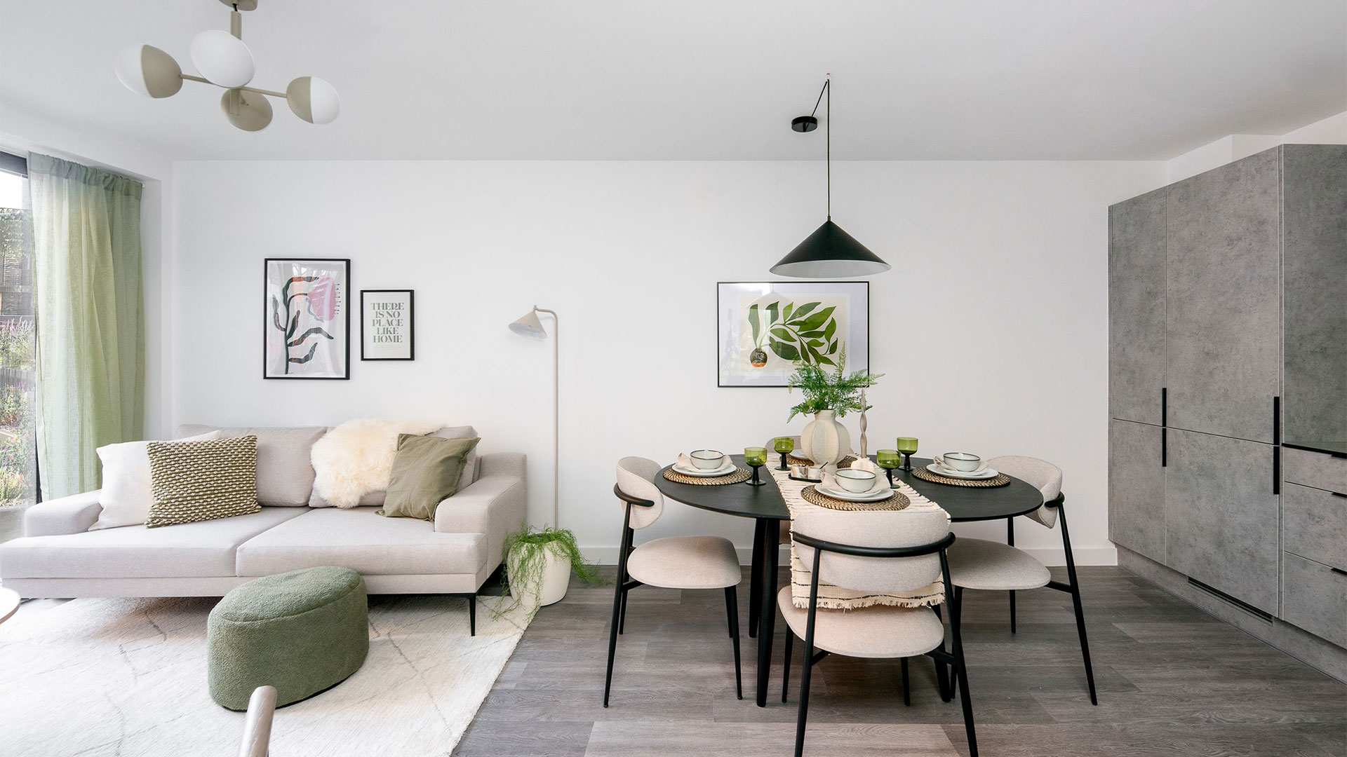 Manchester Property Investment: Berkeley Square Berkely Square Interior