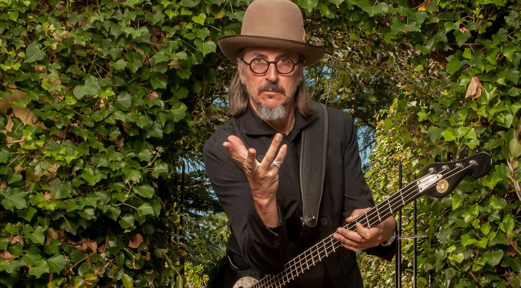 Les Claypool The Legendary Primus Bassist and His Unconventional Approach to Music