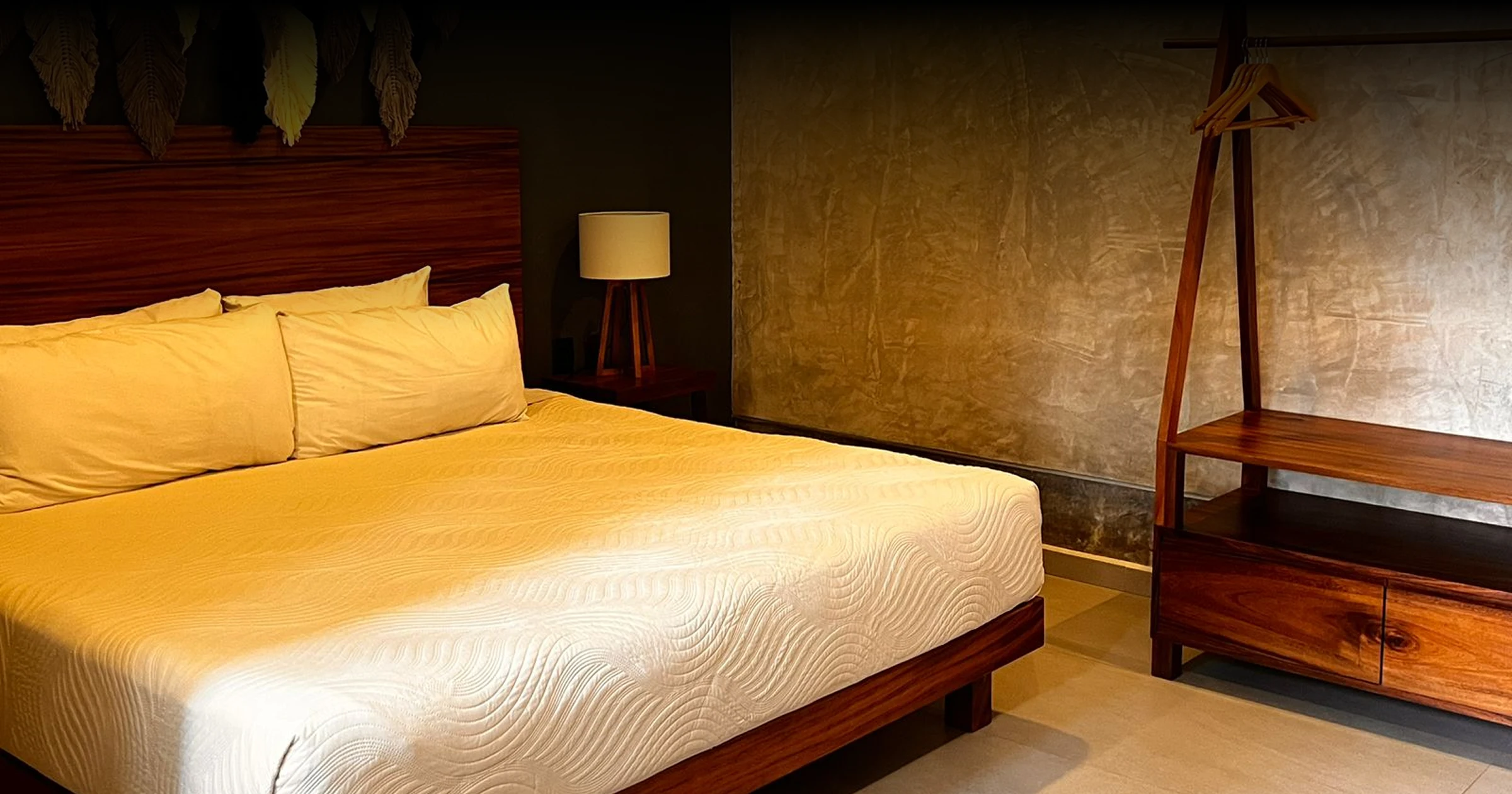 king-size-bed-with-decoration-and-windows