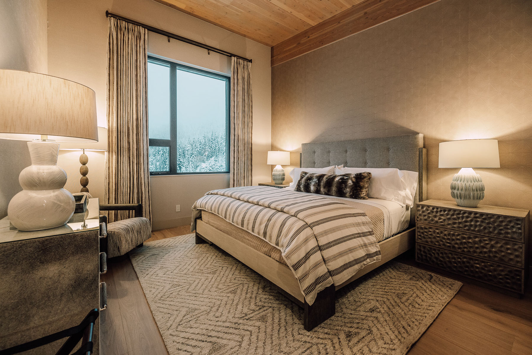 Mica Heli-Skiing lodge interior