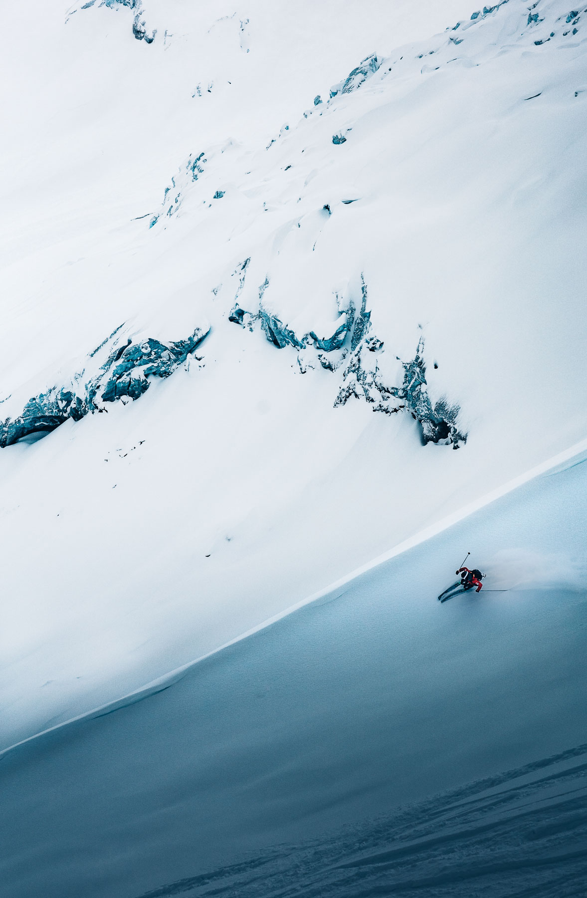 Powder skiing in Mica Heli-Skiing’s mountain terrain