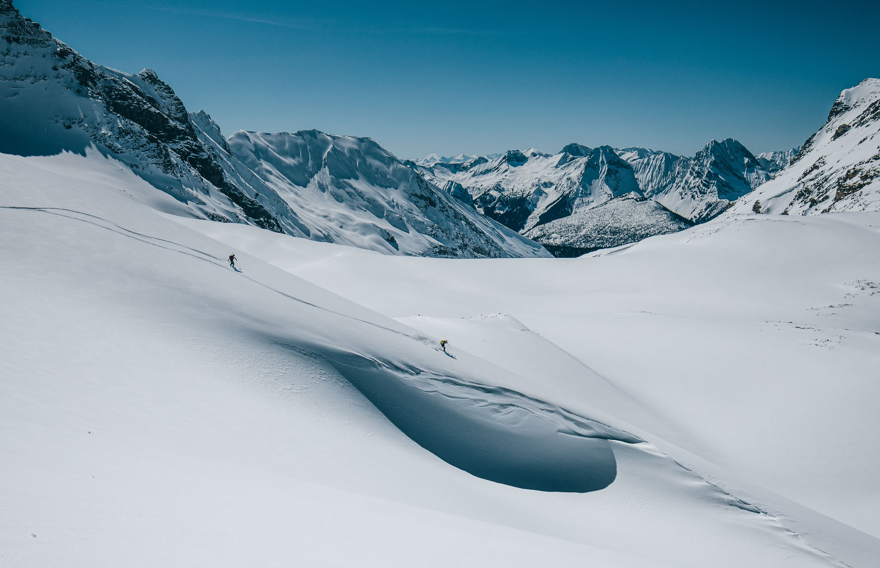 Powder skiing in Mica Heli-Skiing’s mountain terrain