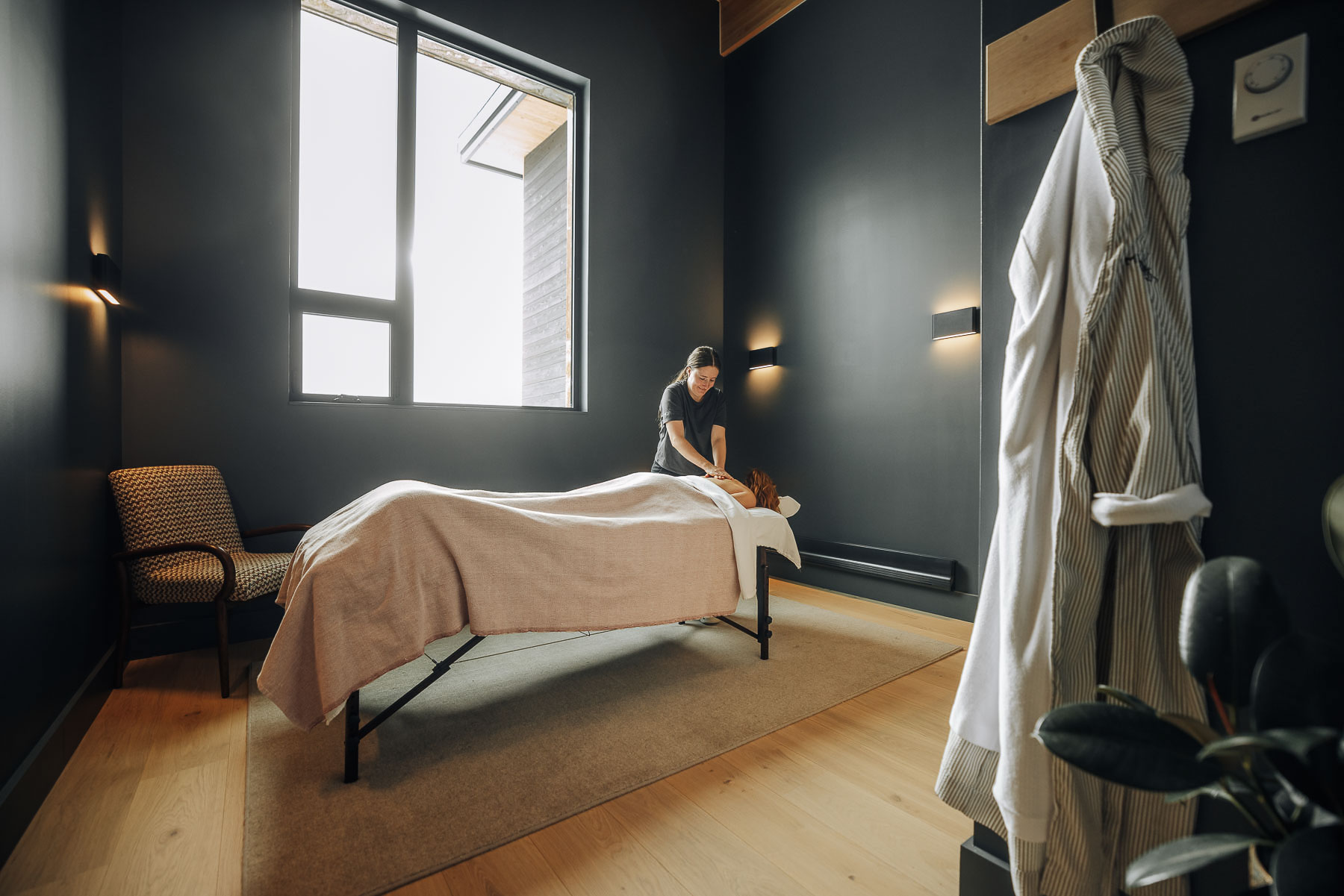 Mica Heli-Skiing lodge wellness and recovery