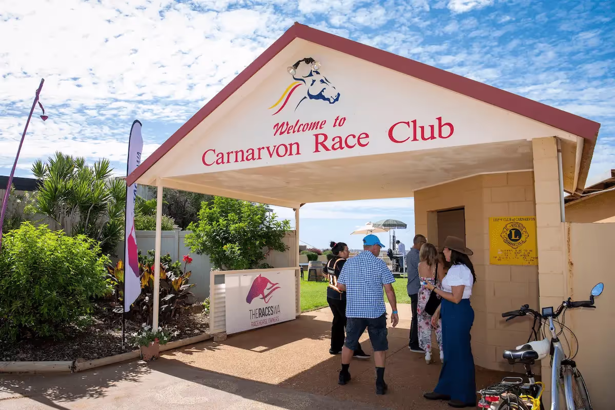 carnarvon race club entrance