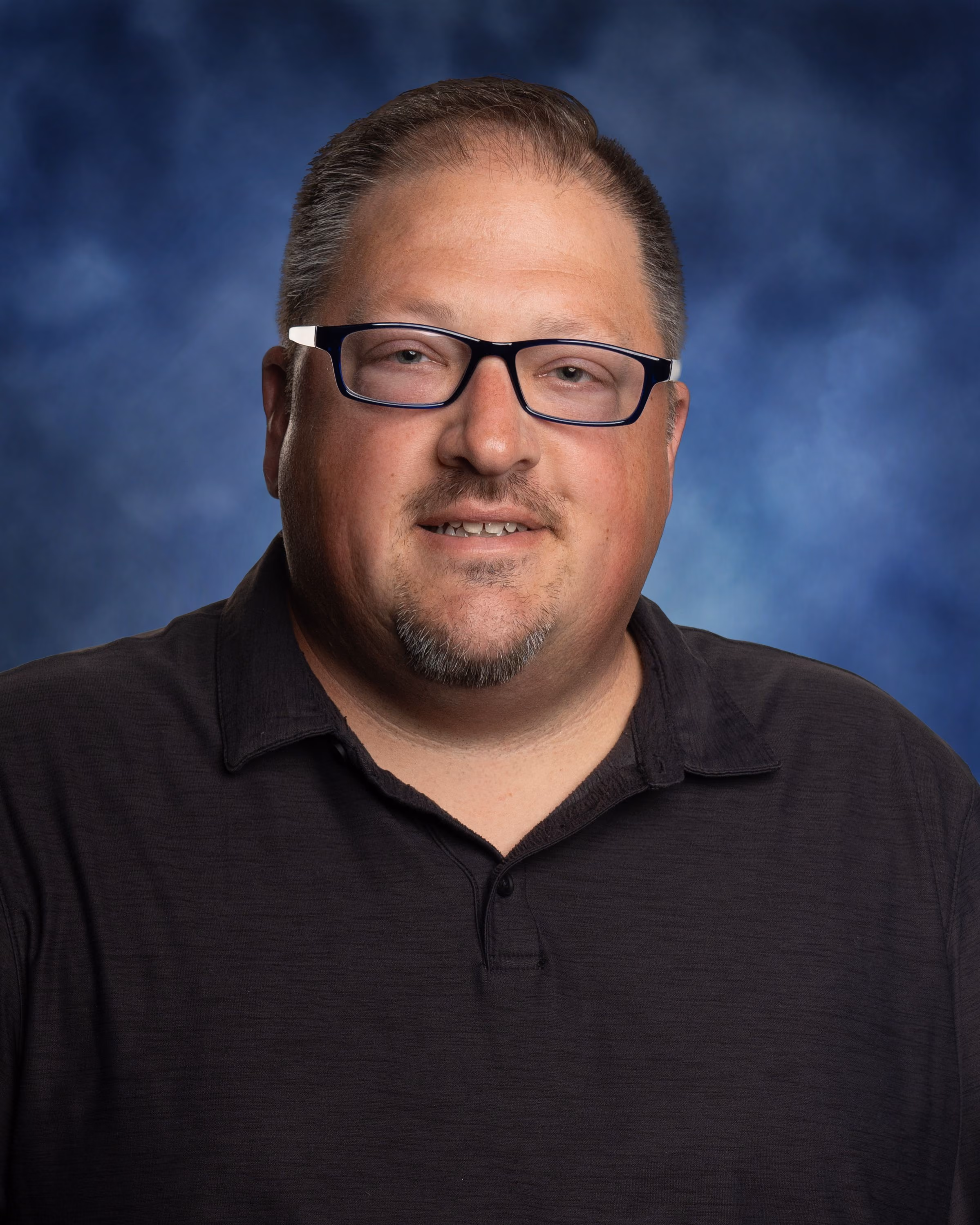Head shot of Daniel Henderson.