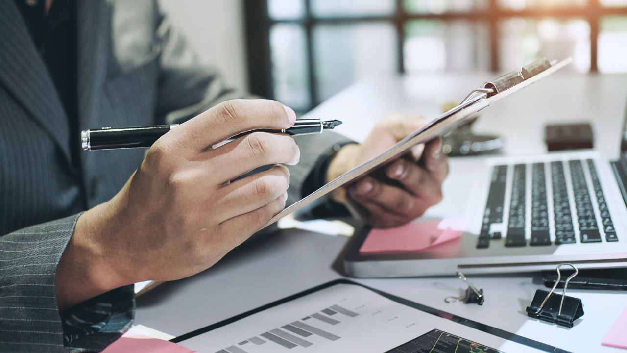 Athereon GRC: Compliance-Verstoß – Ursachen, Folgen und wie Sie ihn vermeiden