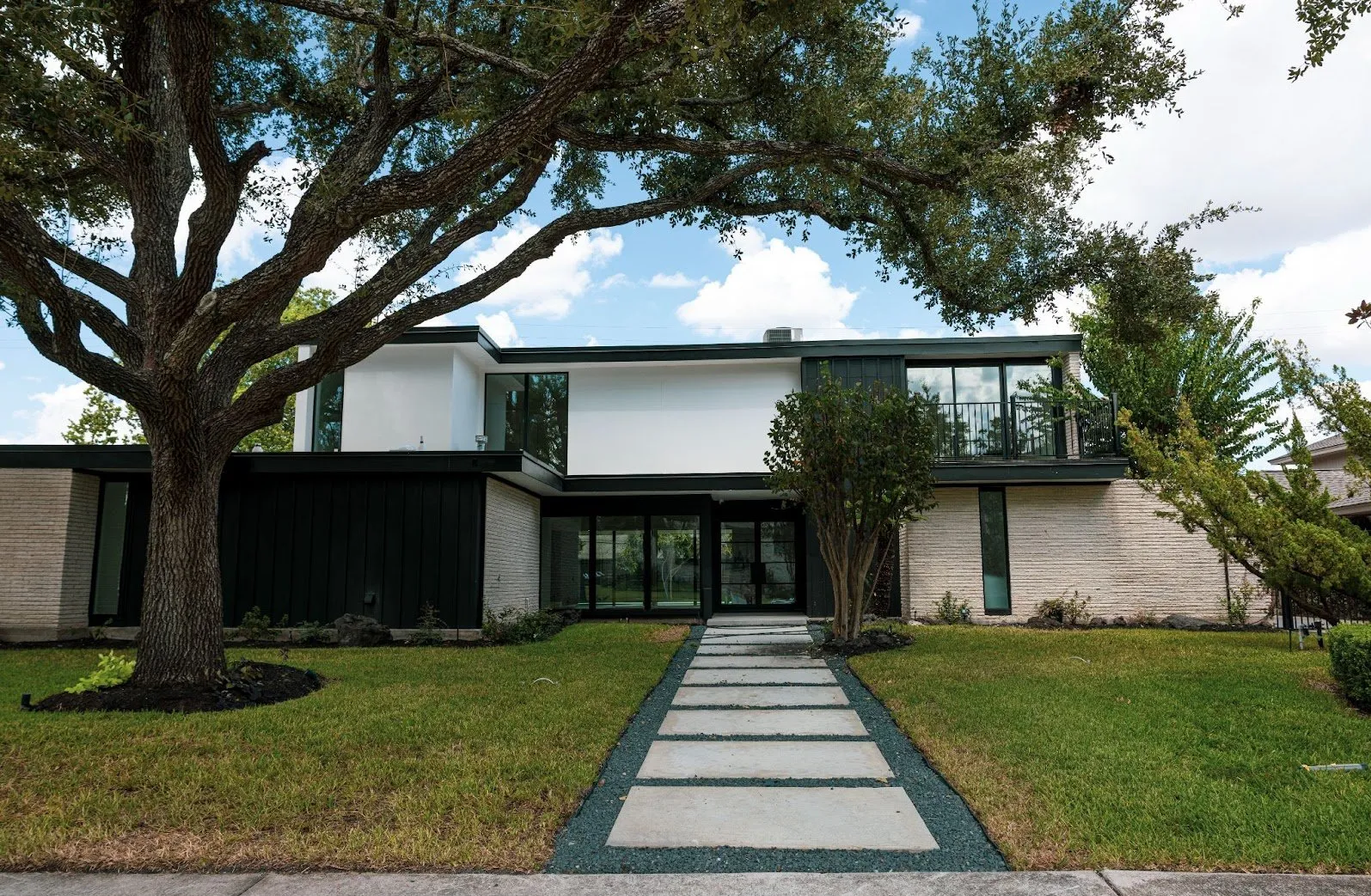 paisley project outside image