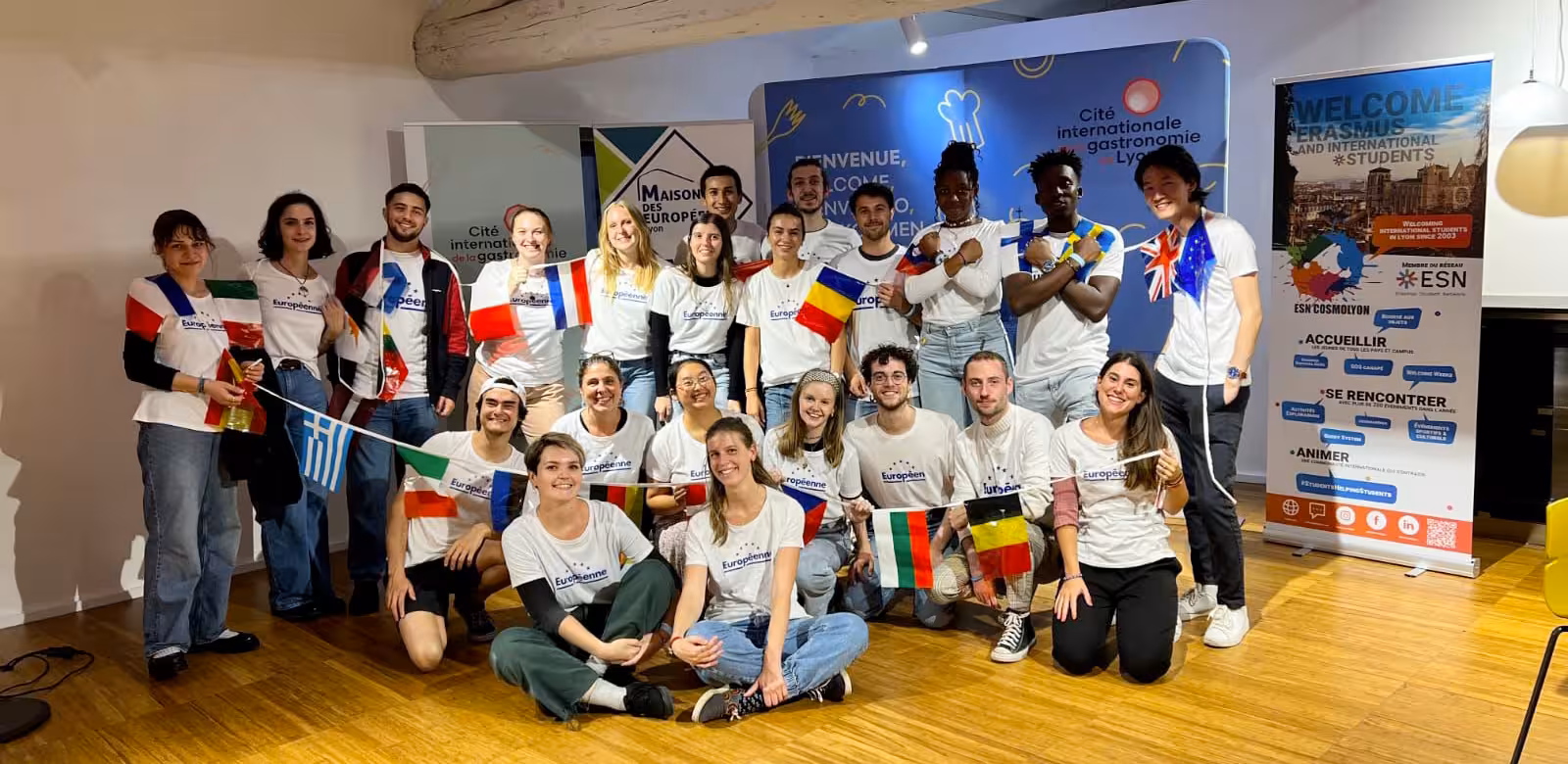 Group photo of the ESN Cosmolyon team, all set to welcome international students.