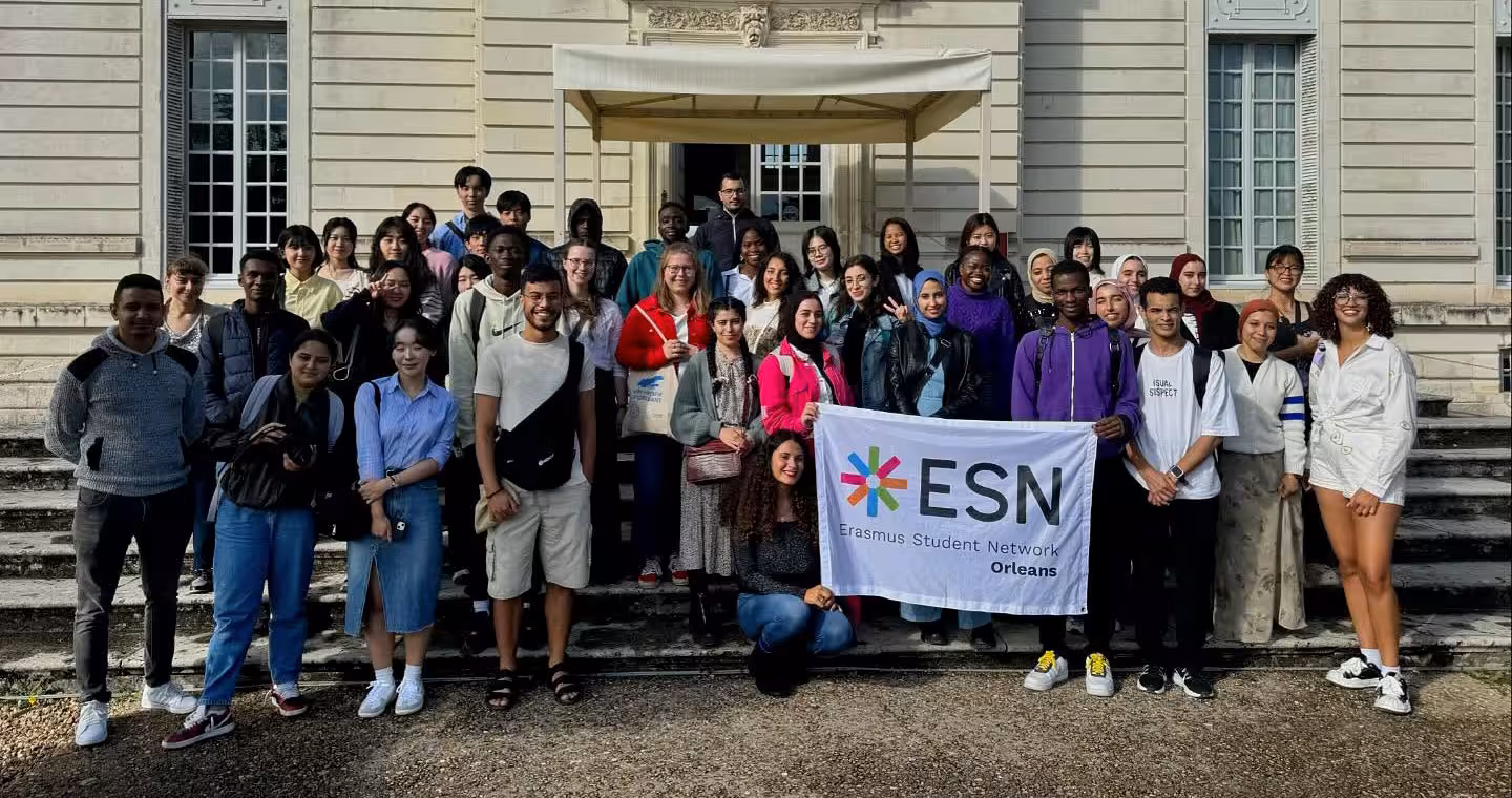 Group photo of the ESN Orléans team, all set to welcome international students.