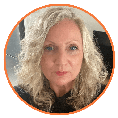 Headshot of Maria writing course reviews