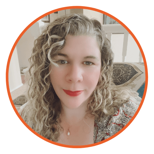 Headshot of Amy writing course reviews