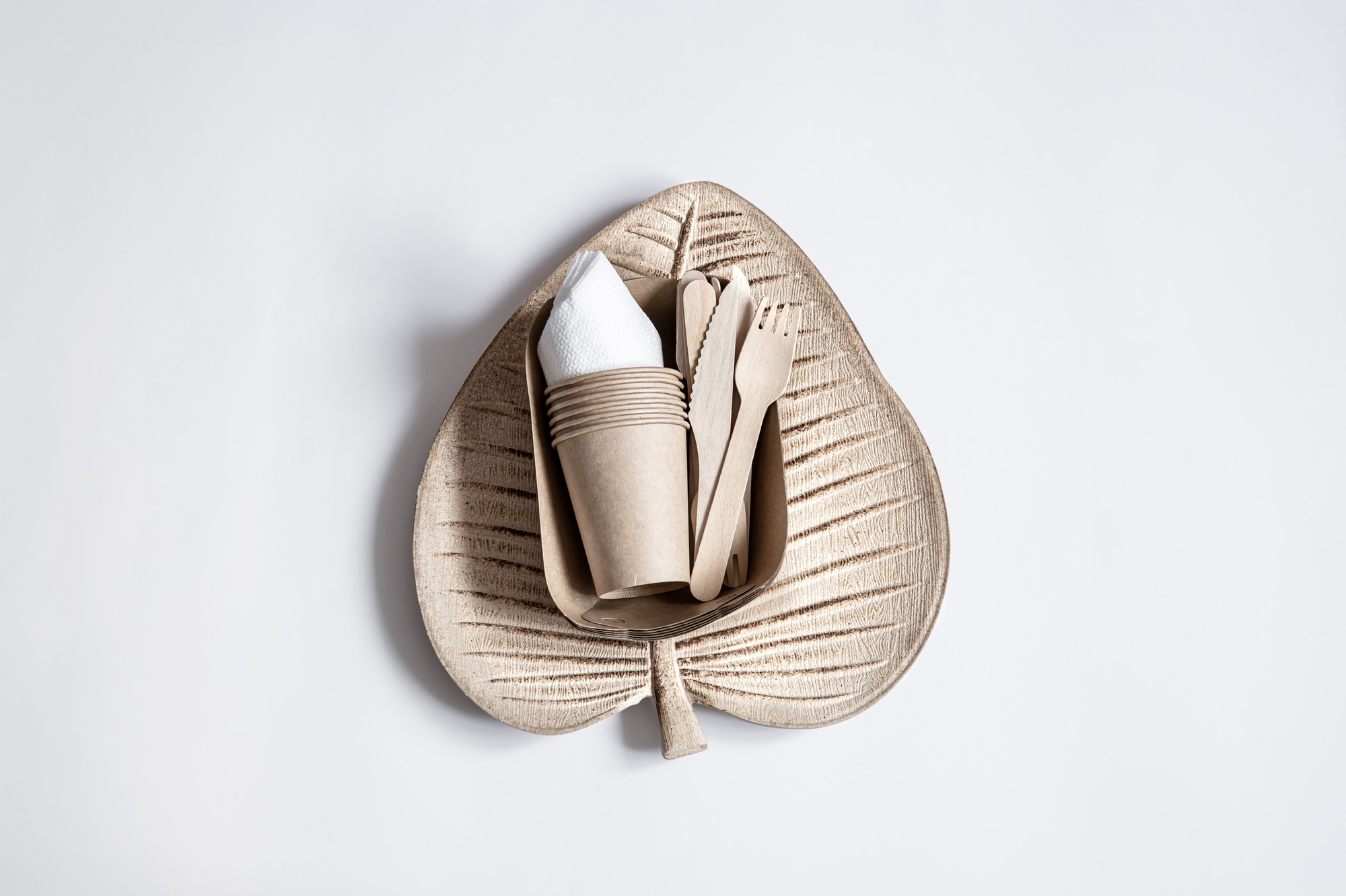 Packaging e prodotti eco-sostenibili in materiali compostabili, esempio di innovazione green finanziata per le PMI lombarde che investono in sostenibilità