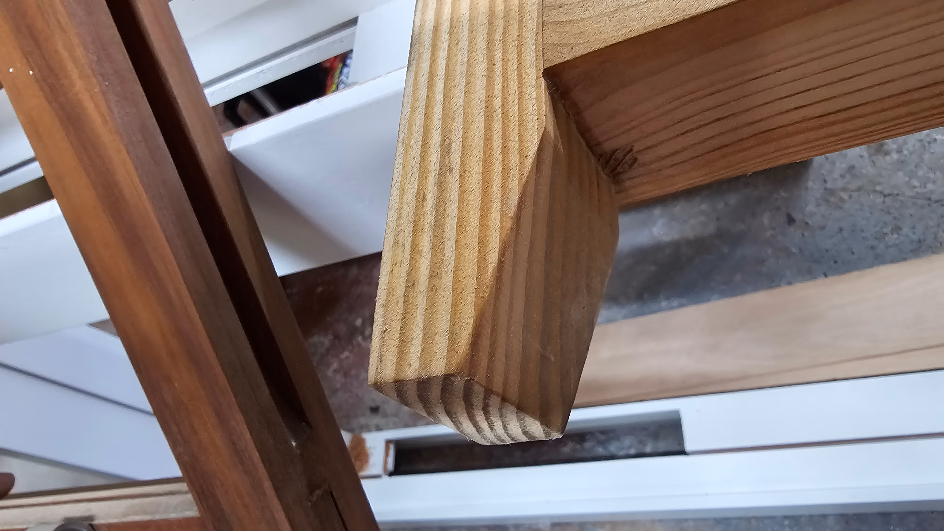 Sash horn 8