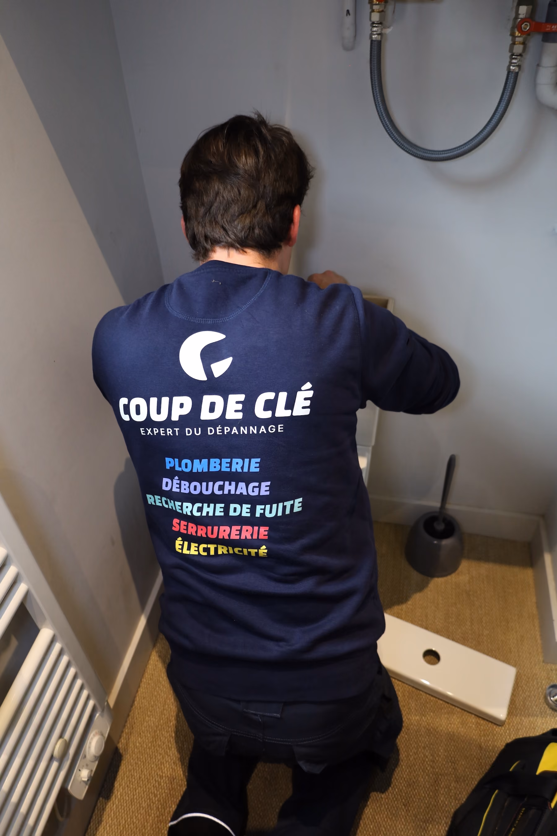 Mécanisme de chasse d'eau WC prêt a etre remplacé à Montpellier