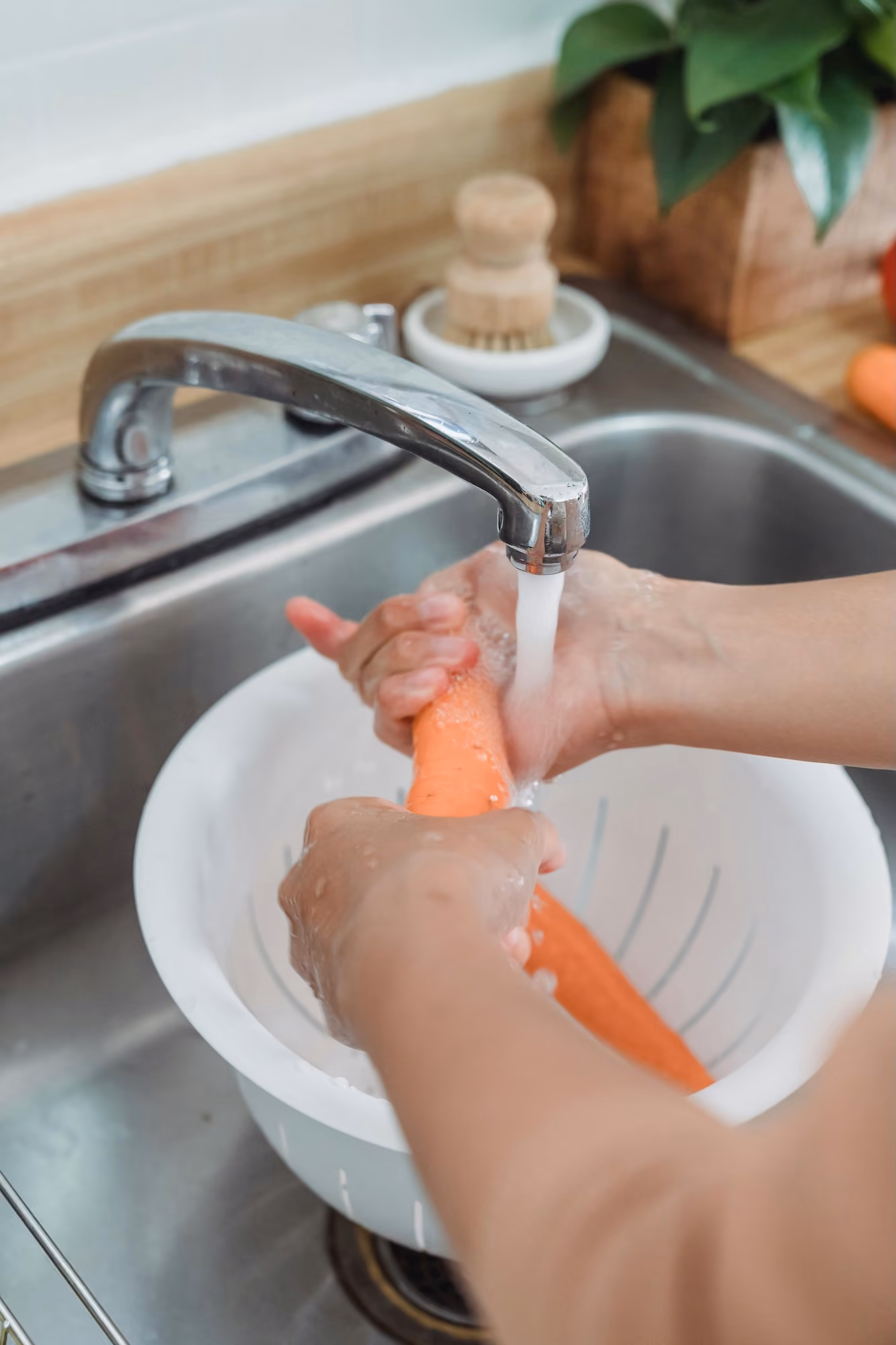 Écoulement très lent ou eau stagnante — débouchage professionnel par Coup de clé