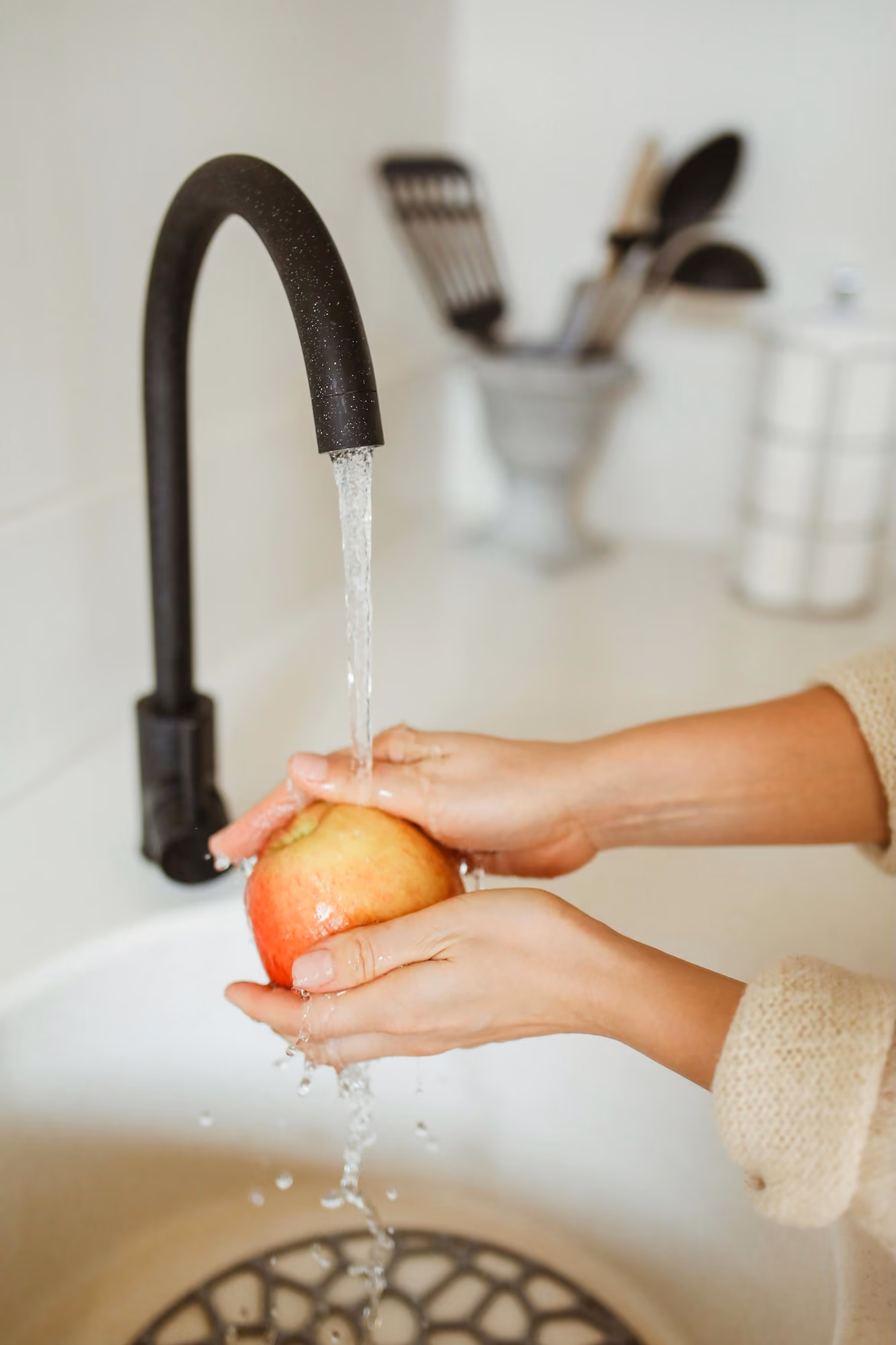 Création d'évacuation et d'alimentation d'évier — raccordement par Coup de clé