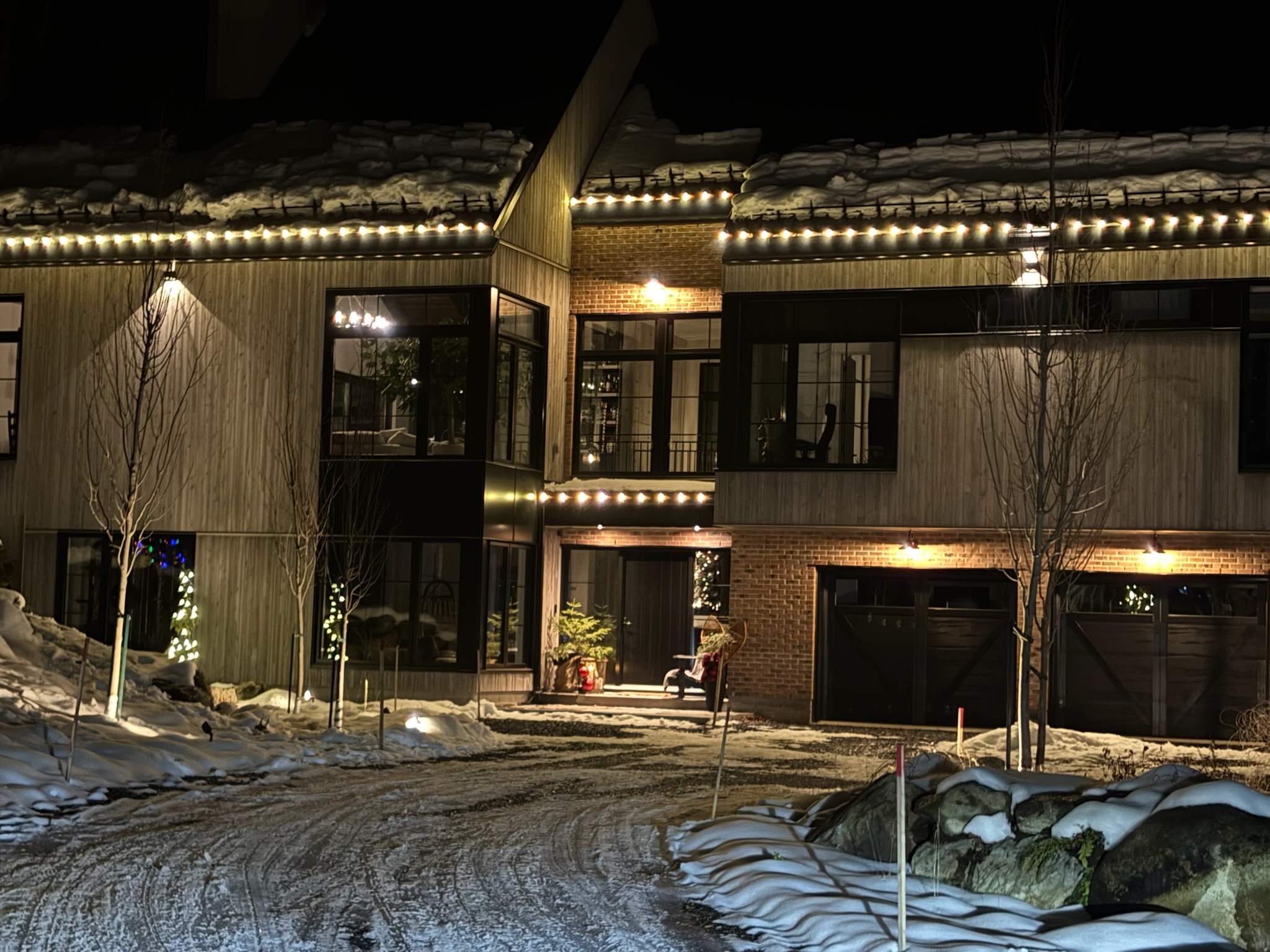 Installation de lumières de Noël à Orford  