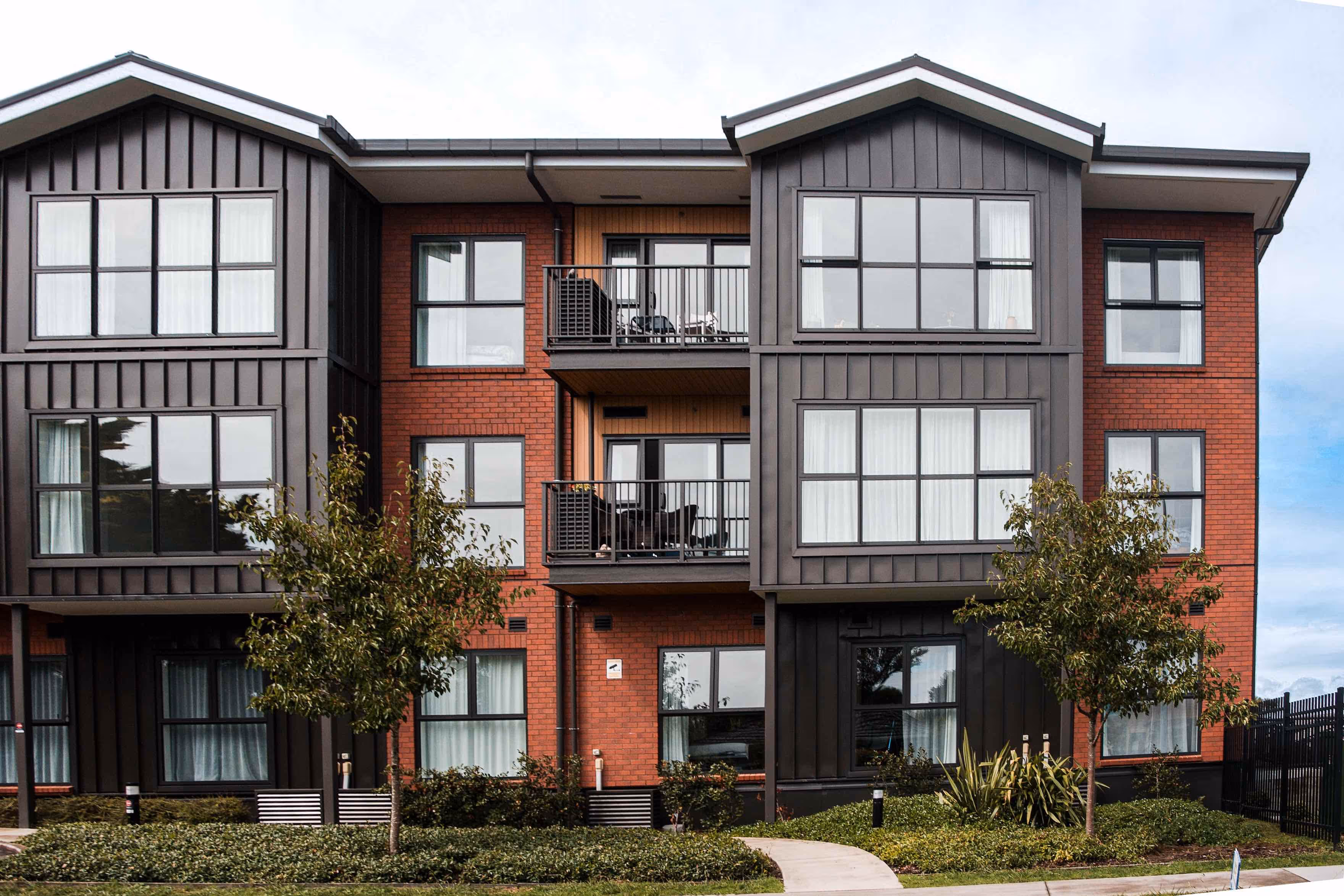 Exterior image of Metlifecare Edgewater Aged Care building.
