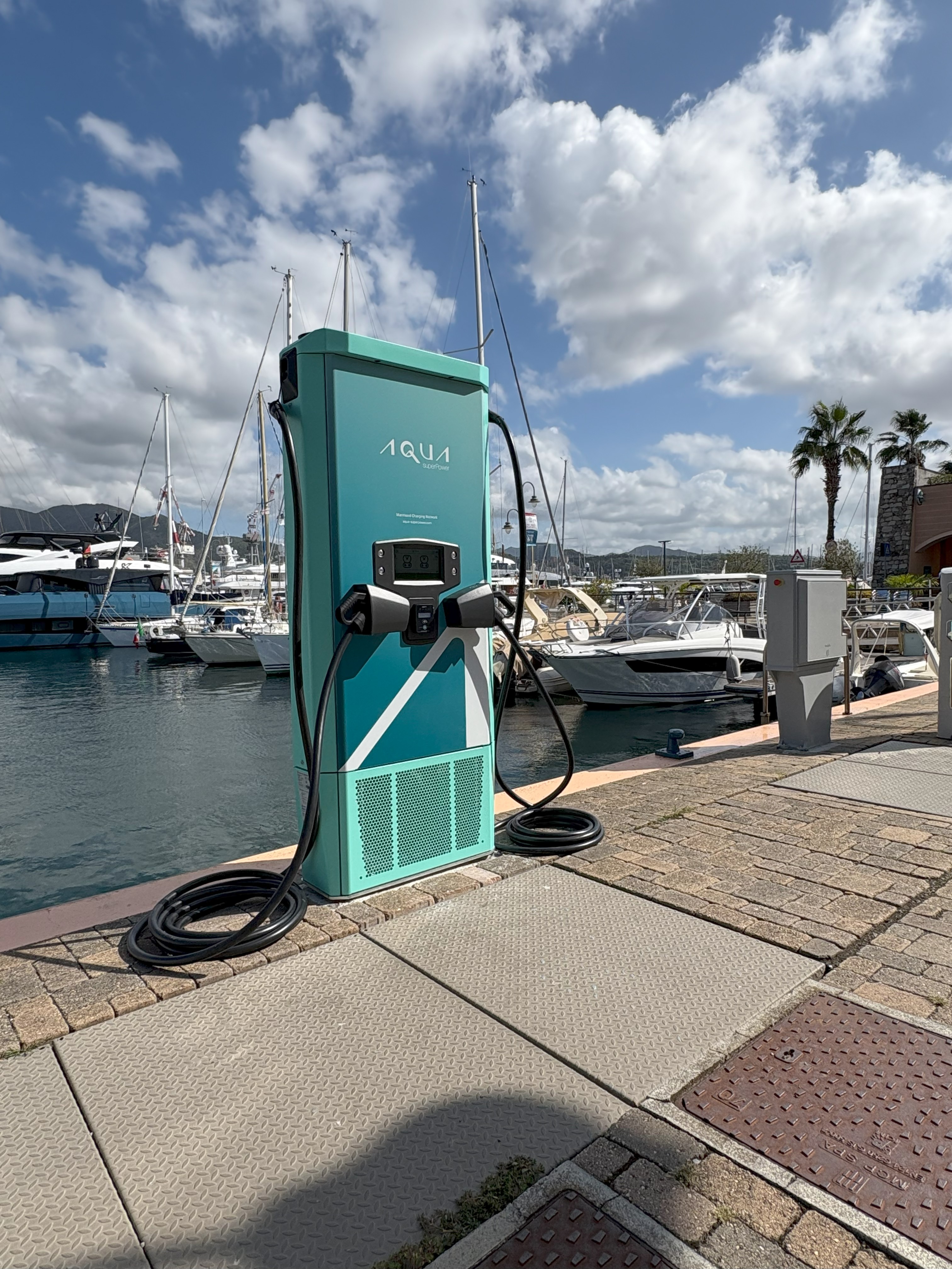Aqua superPower Installs Marine Fast Charger at Marina Genova
